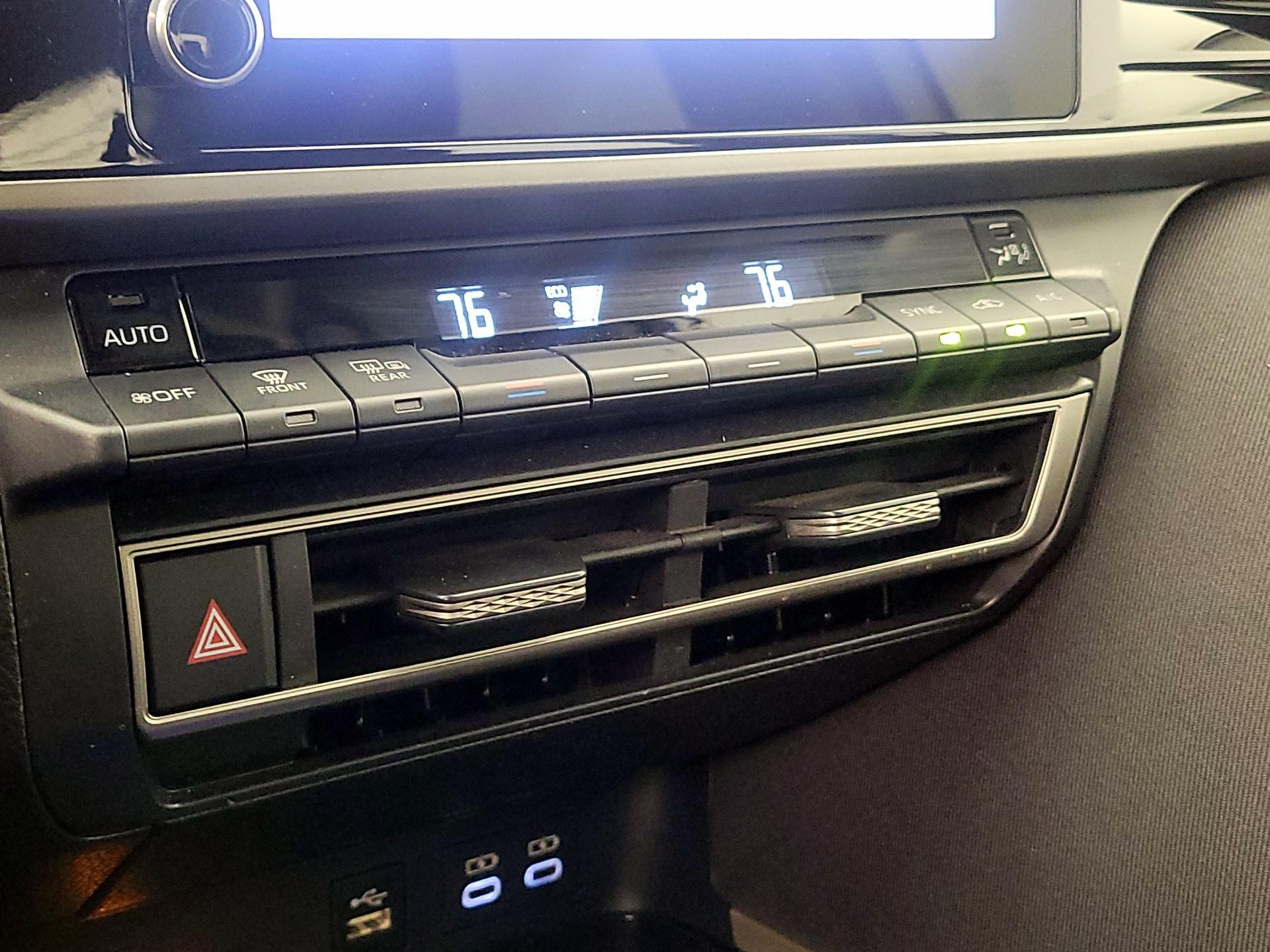 Thumbnail: 2025 Toyota Camry - 16