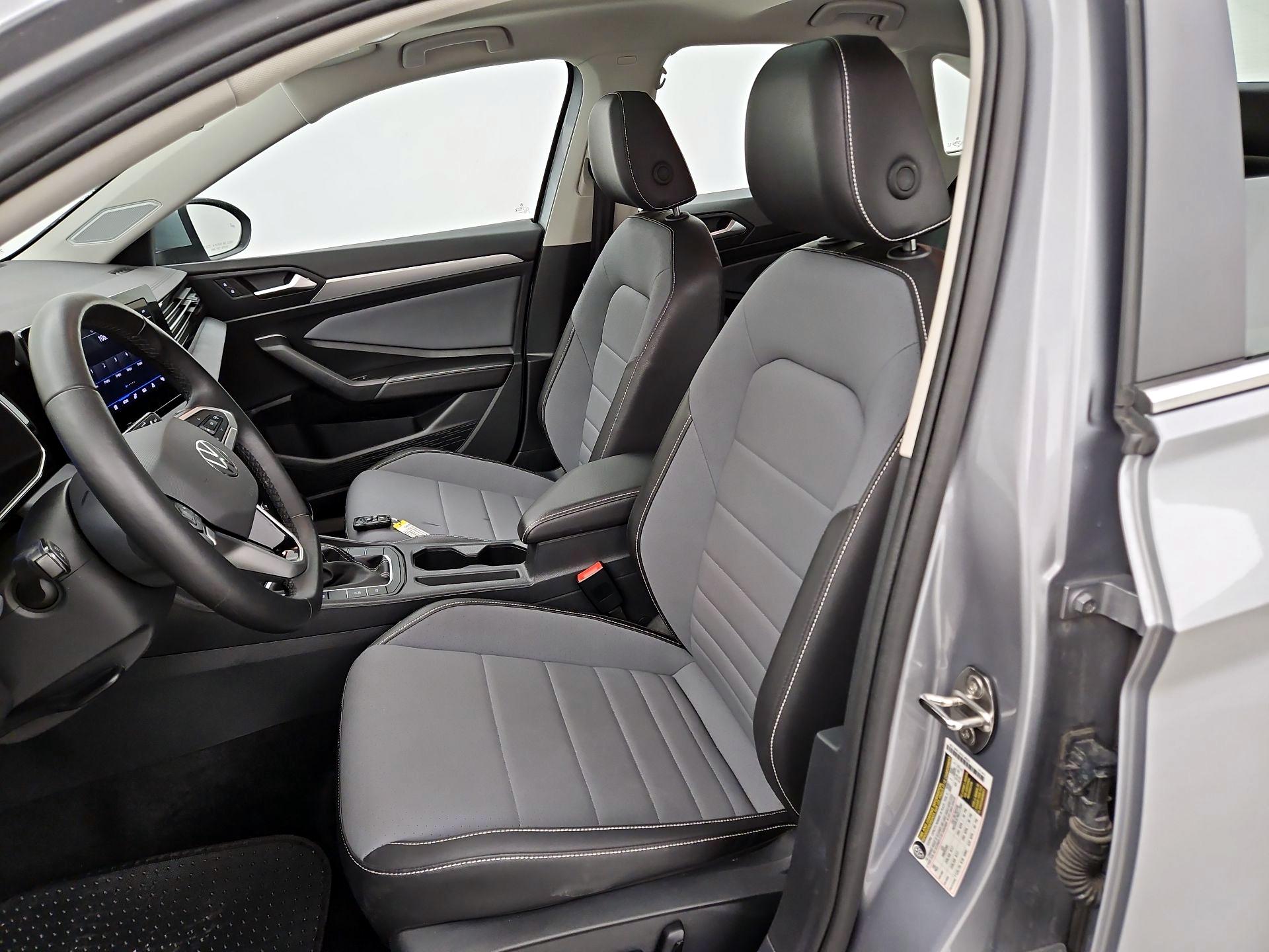 Thumbnail: 2025 Volkswagen Jetta - 11