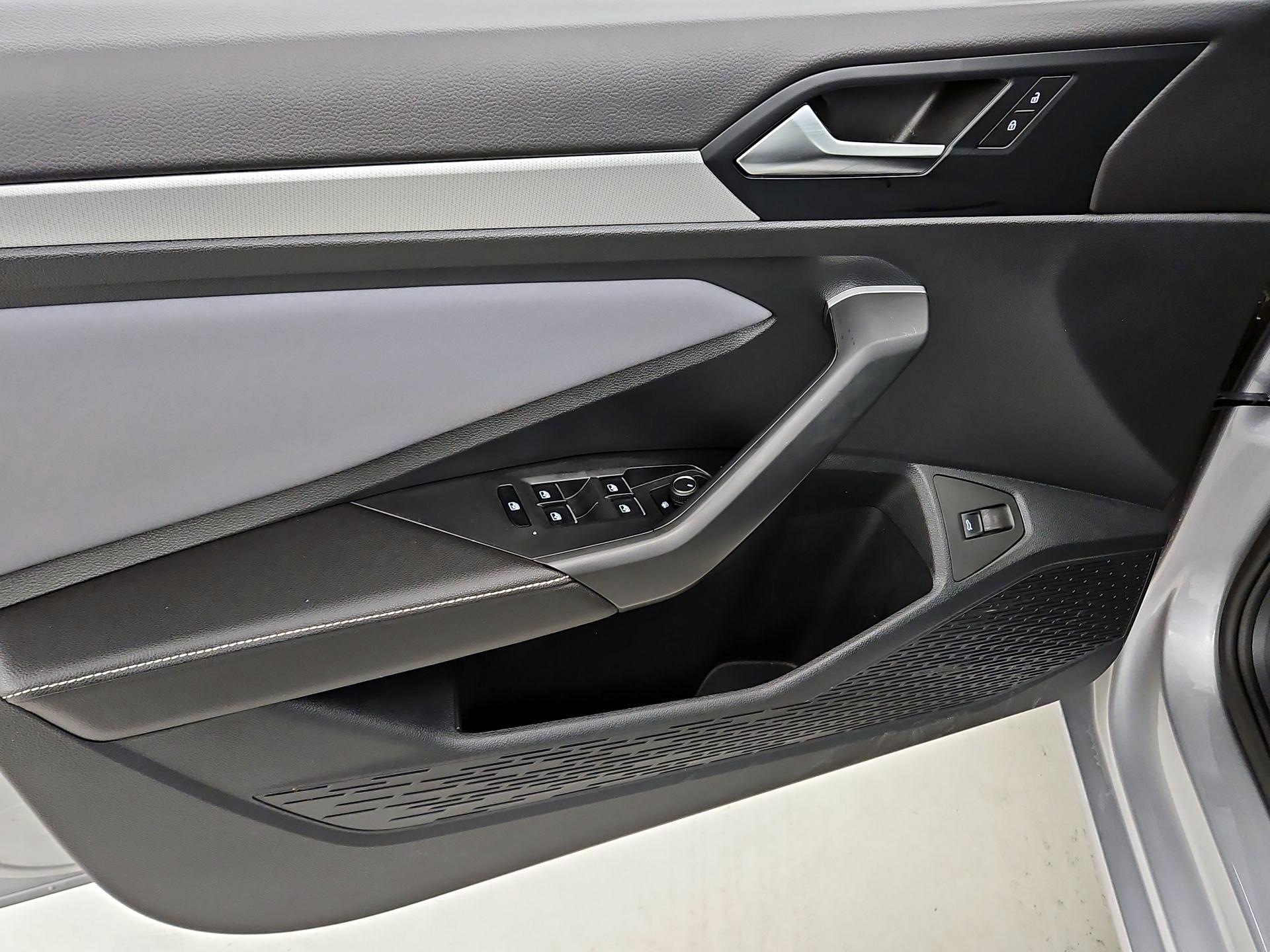 Thumbnail: 2025 Volkswagen Jetta - 12