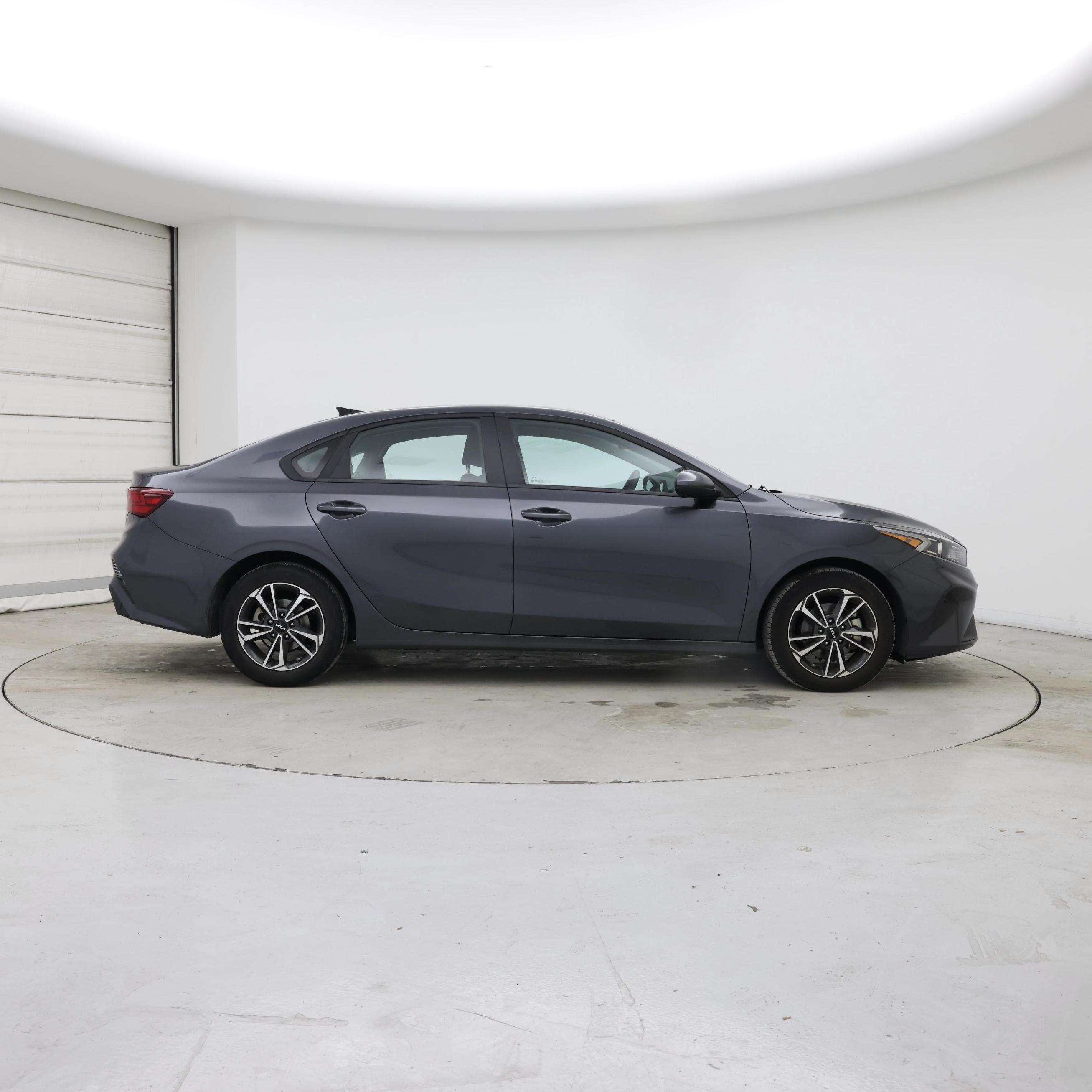 Thumbnail: 2024 Kia Forte - 7