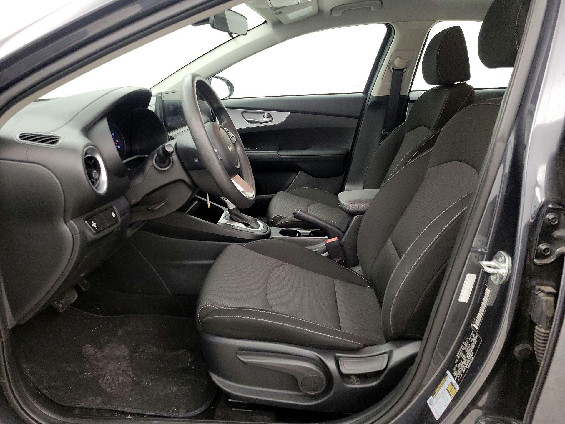 Thumbnail: 2024 Kia Forte - 9