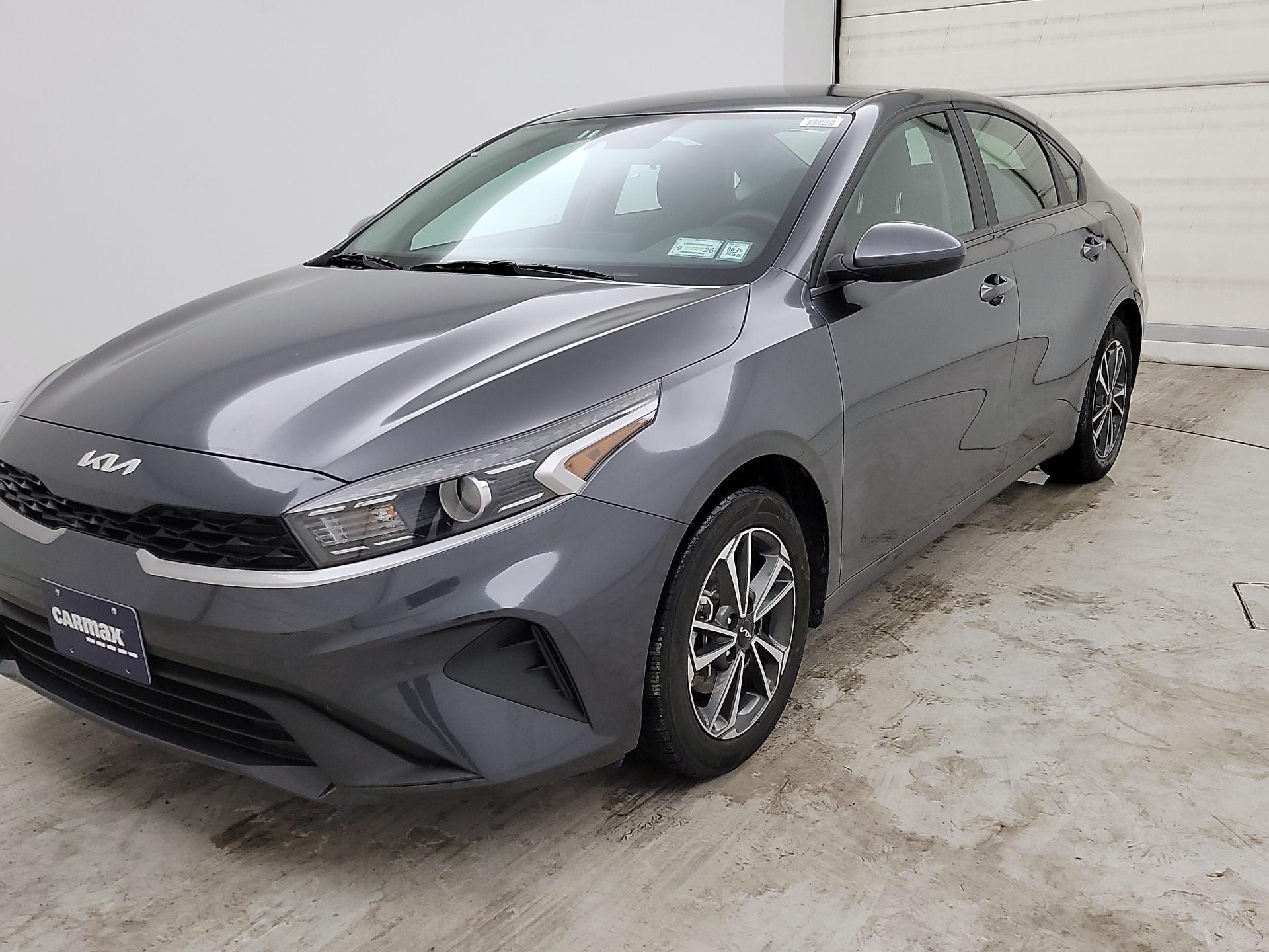 Thumbnail: 2024 Kia Forte - 3