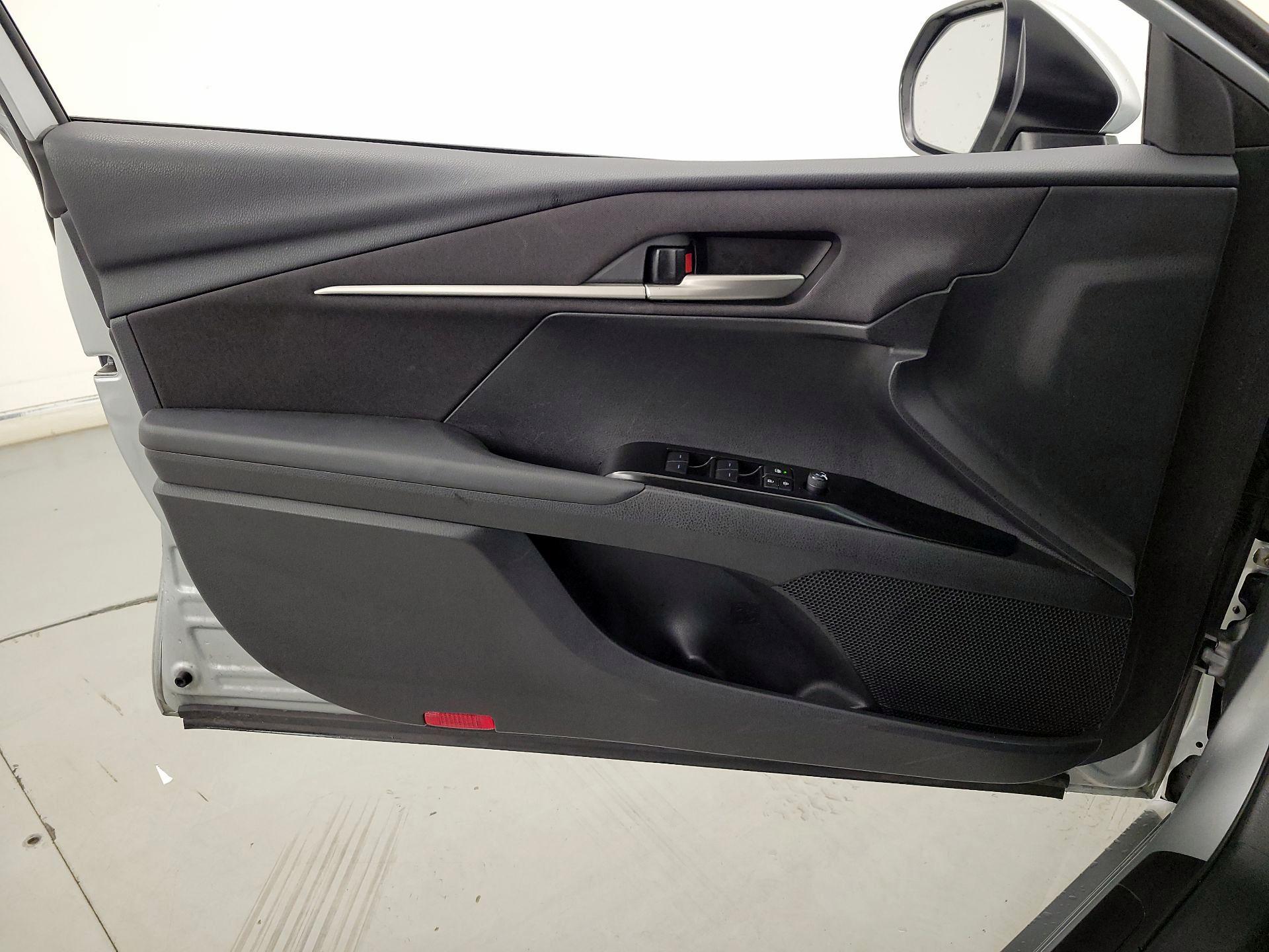 Thumbnail: 2025 Toyota Camry - 12