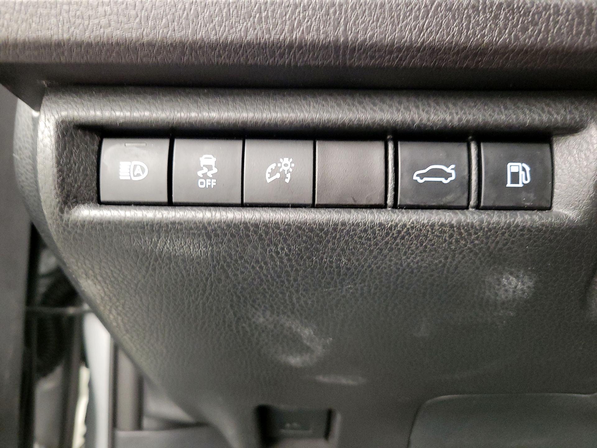 Thumbnail: 2025 Toyota Camry - 13