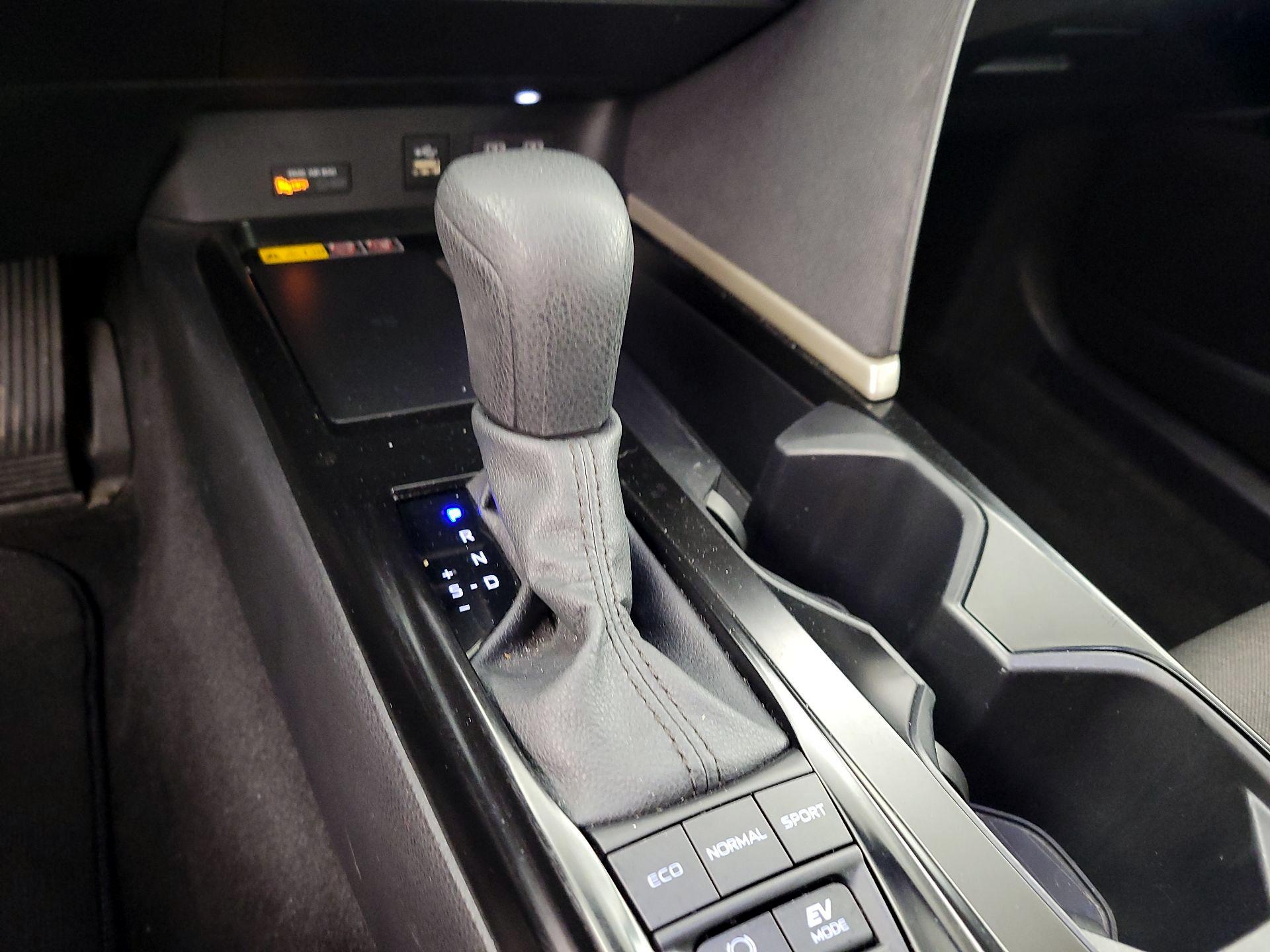 Thumbnail: 2025 Toyota Camry - 18