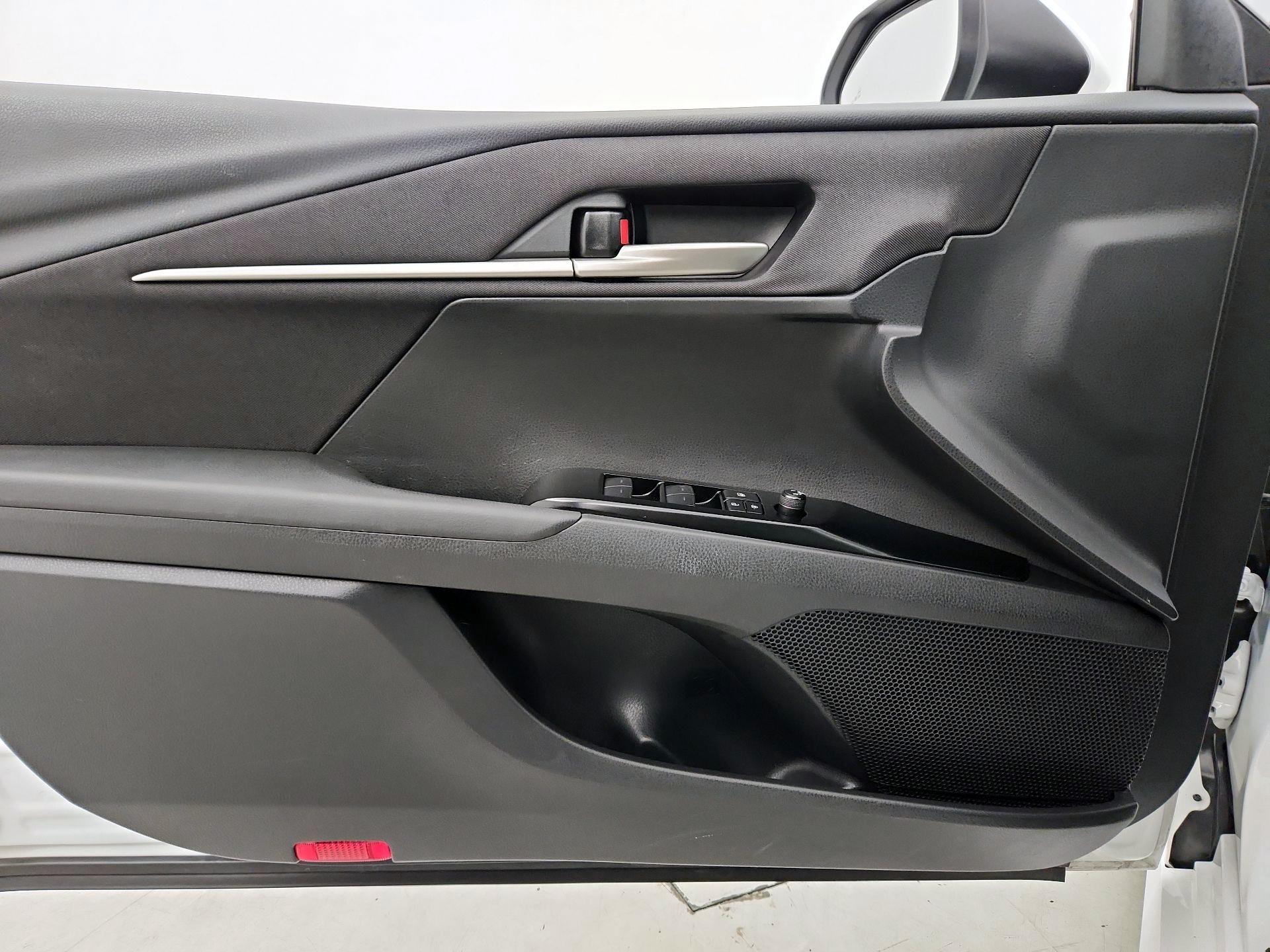 Thumbnail: 2025 Toyota Camry - 12