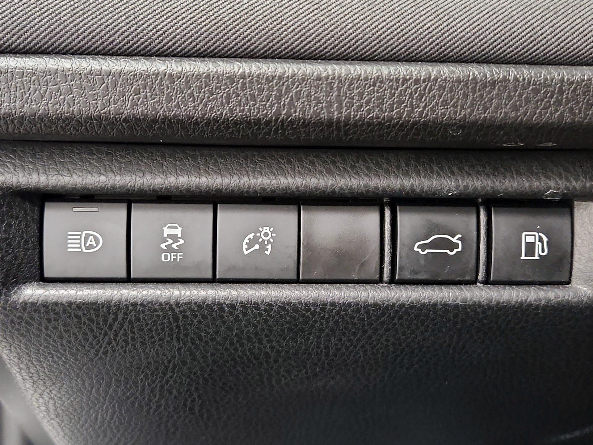 Thumbnail: 2025 Toyota Camry - 13