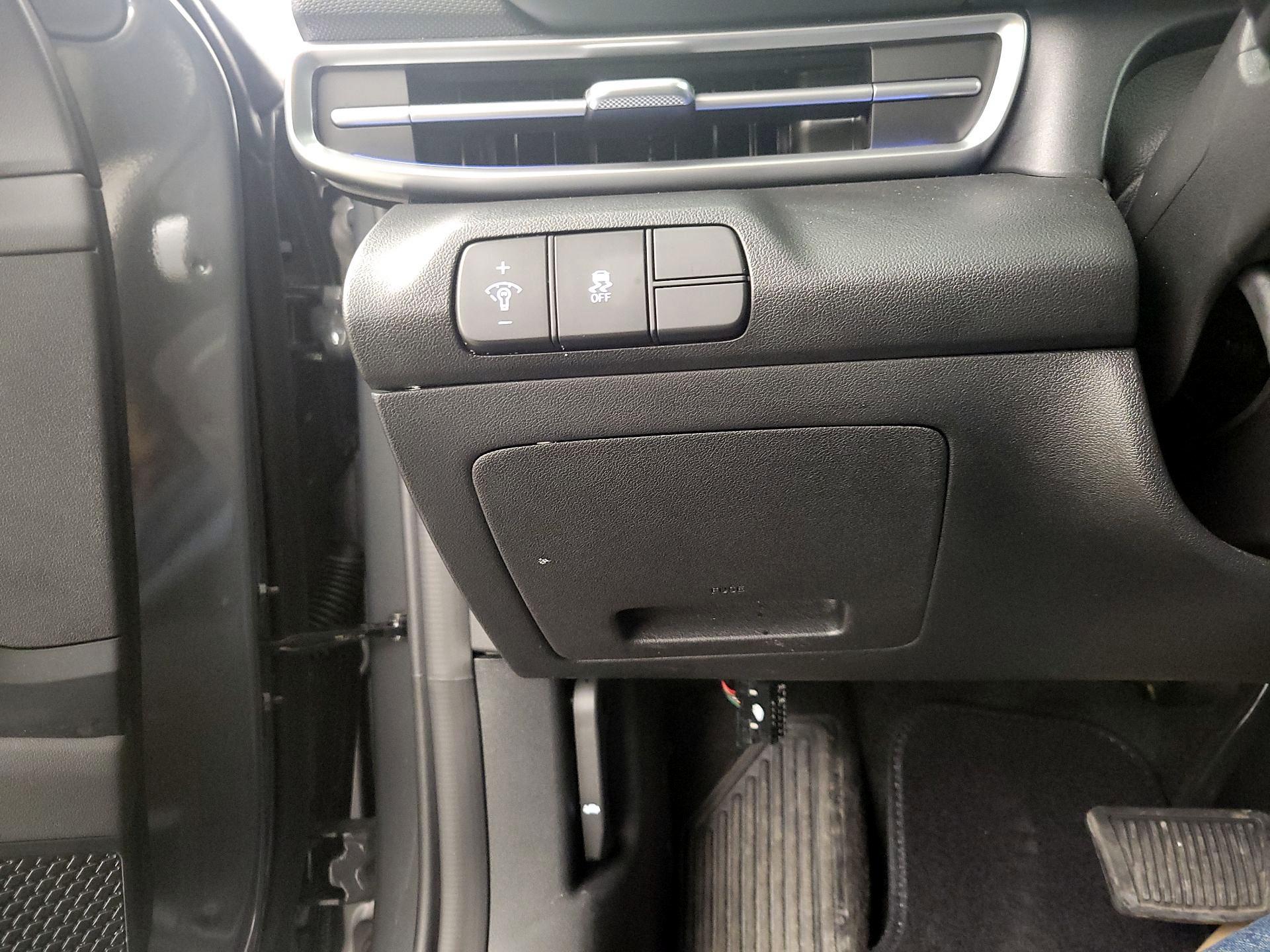 Thumbnail: 2025 Hyundai Elantra - 13