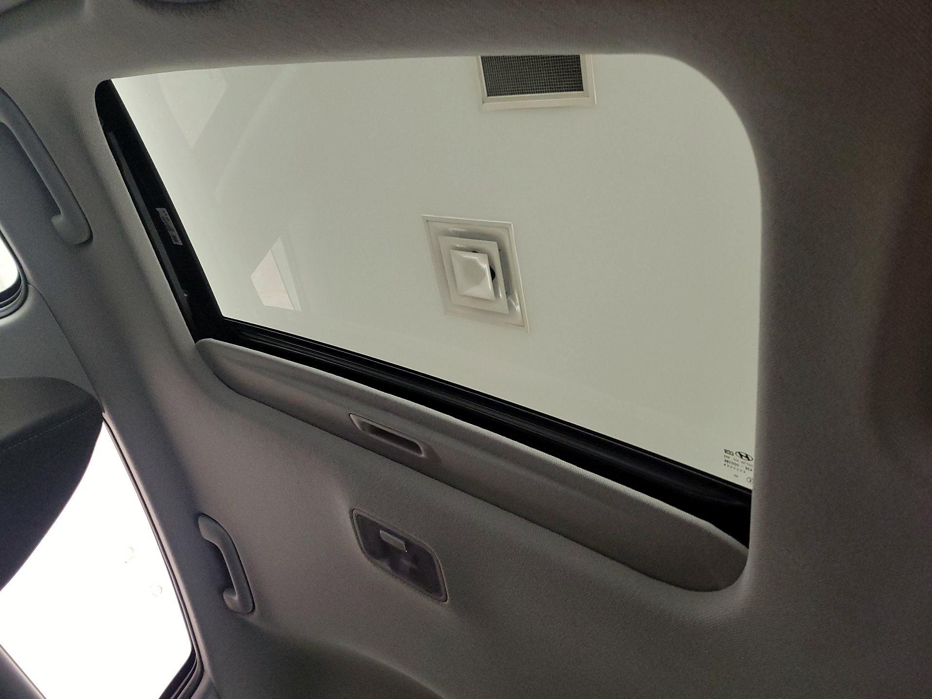 Thumbnail: 2025 Hyundai Elantra - 20