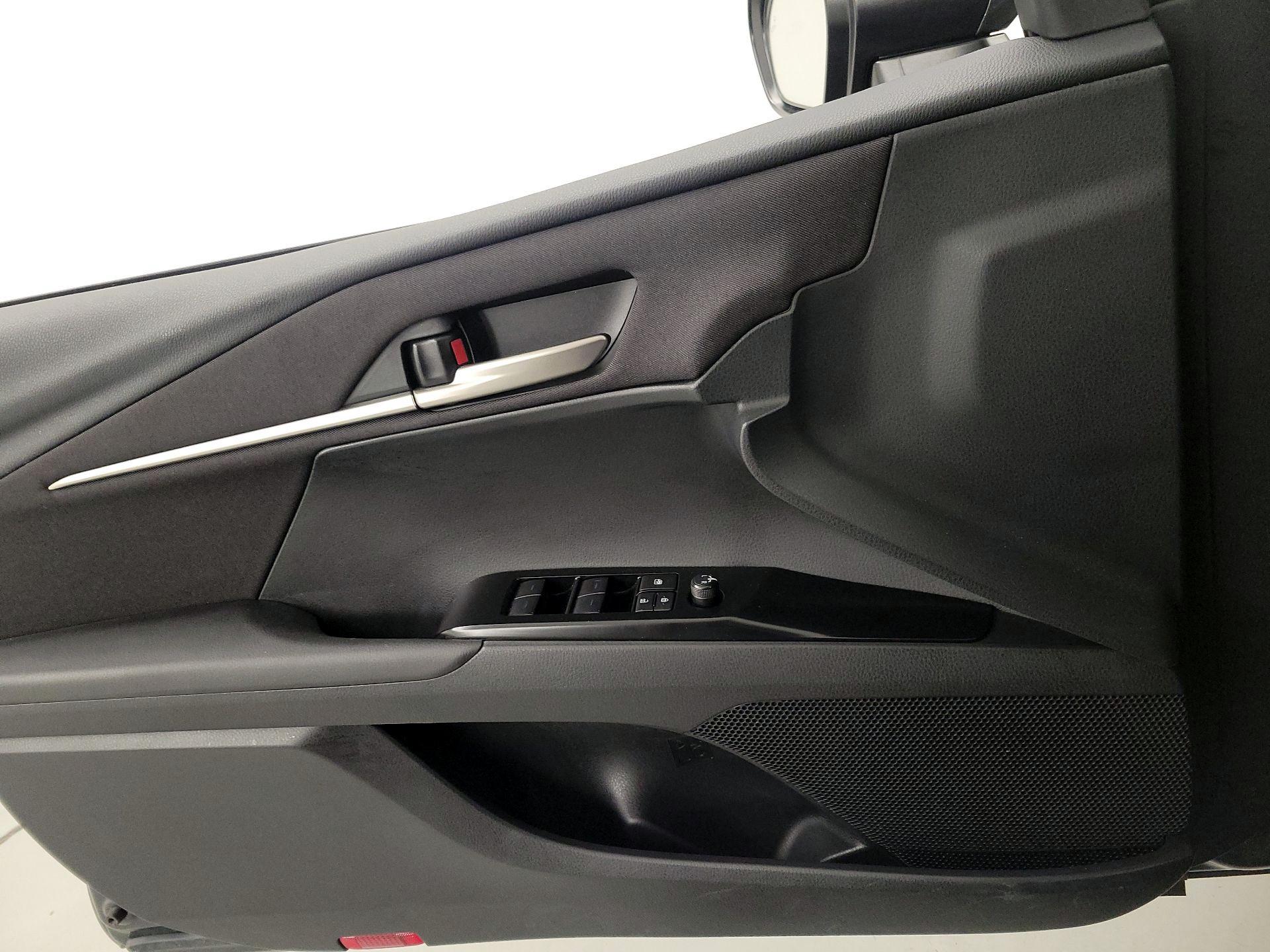 Thumbnail: 2025 Toyota Camry - 12