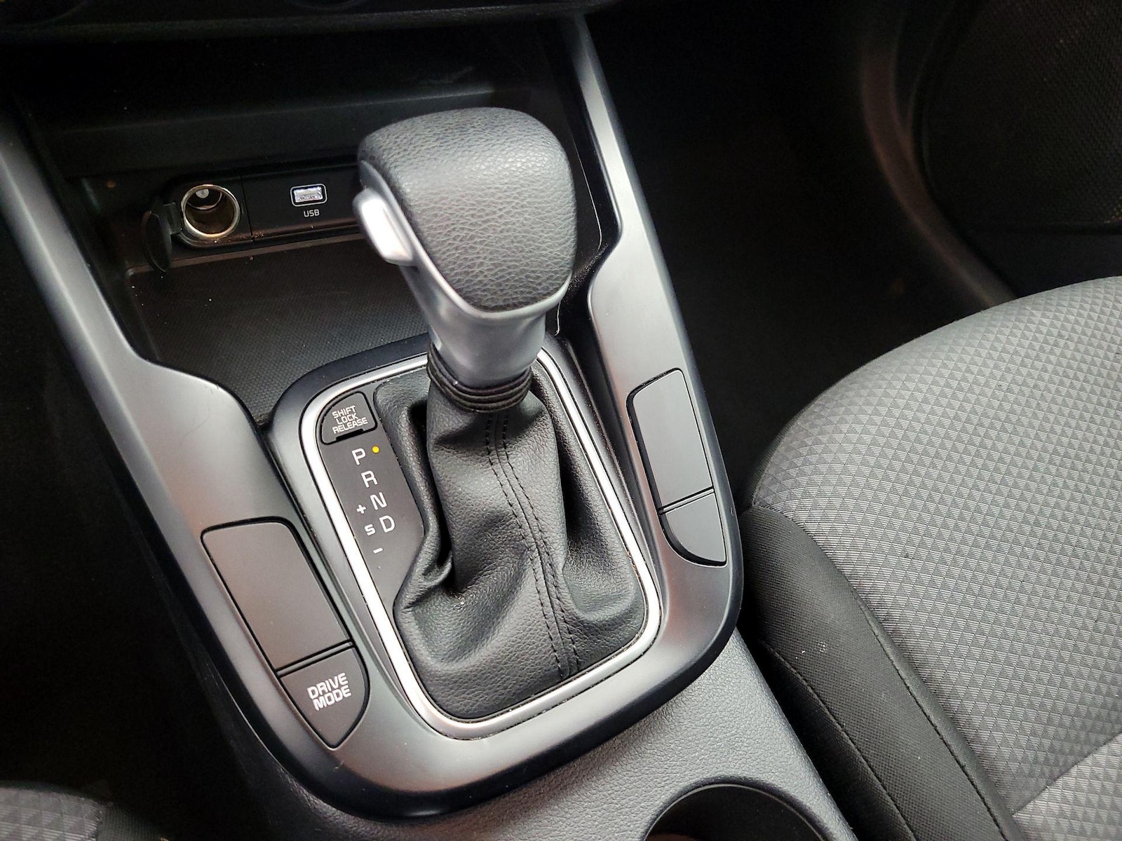 2025 Kia Soul LX - Photo 18