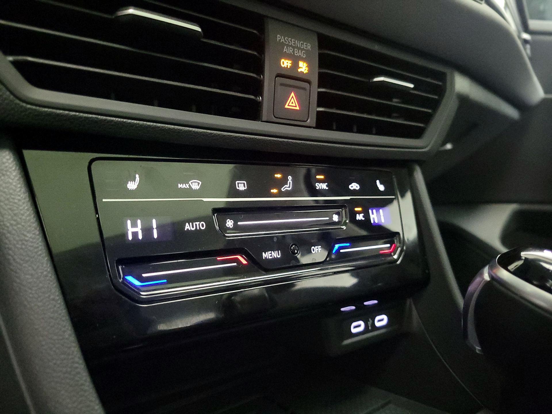 Thumbnail: 2025 Volkswagen Jetta - 16