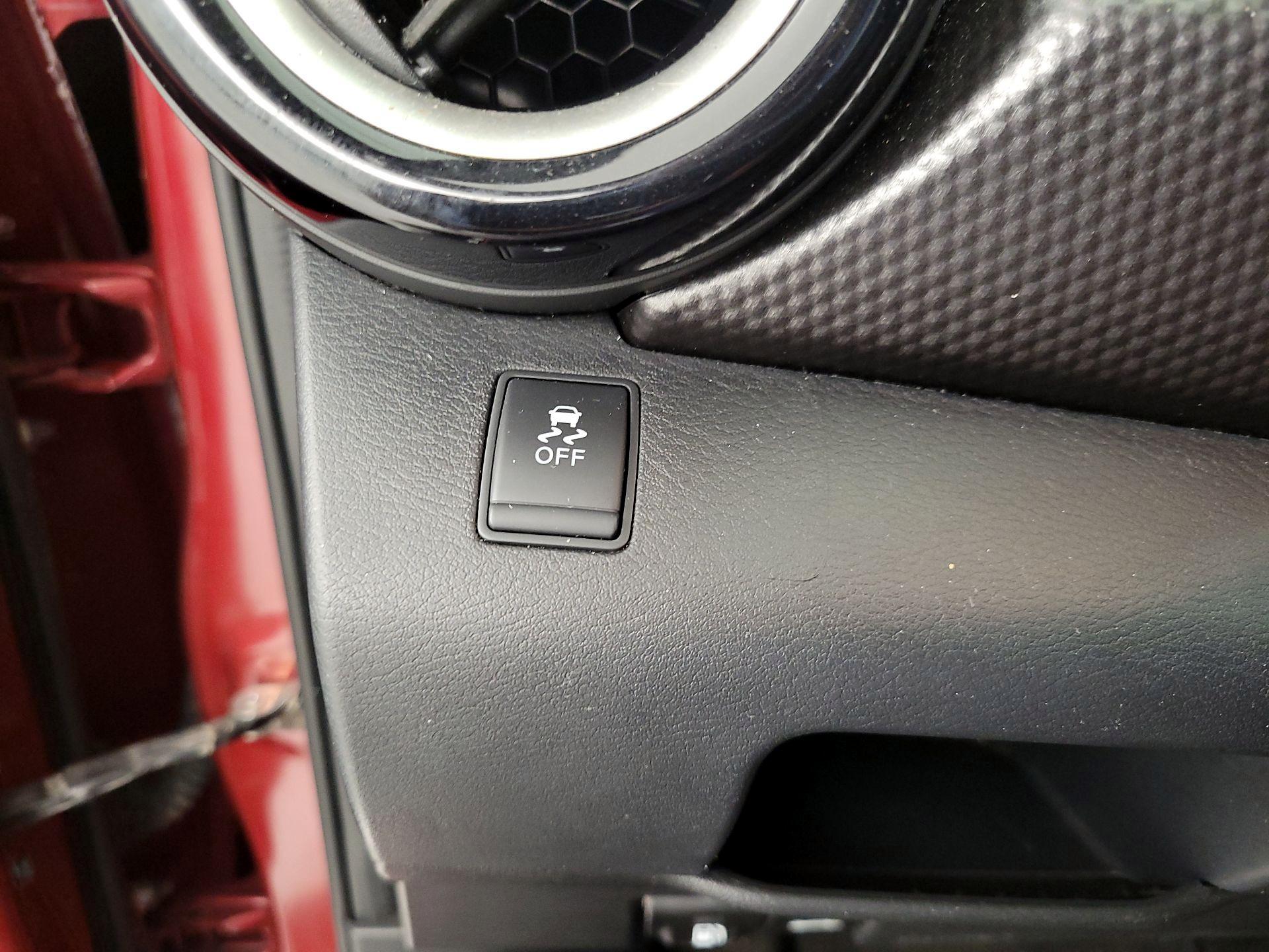 Thumbnail: 2019 Nissan Kicks - 13