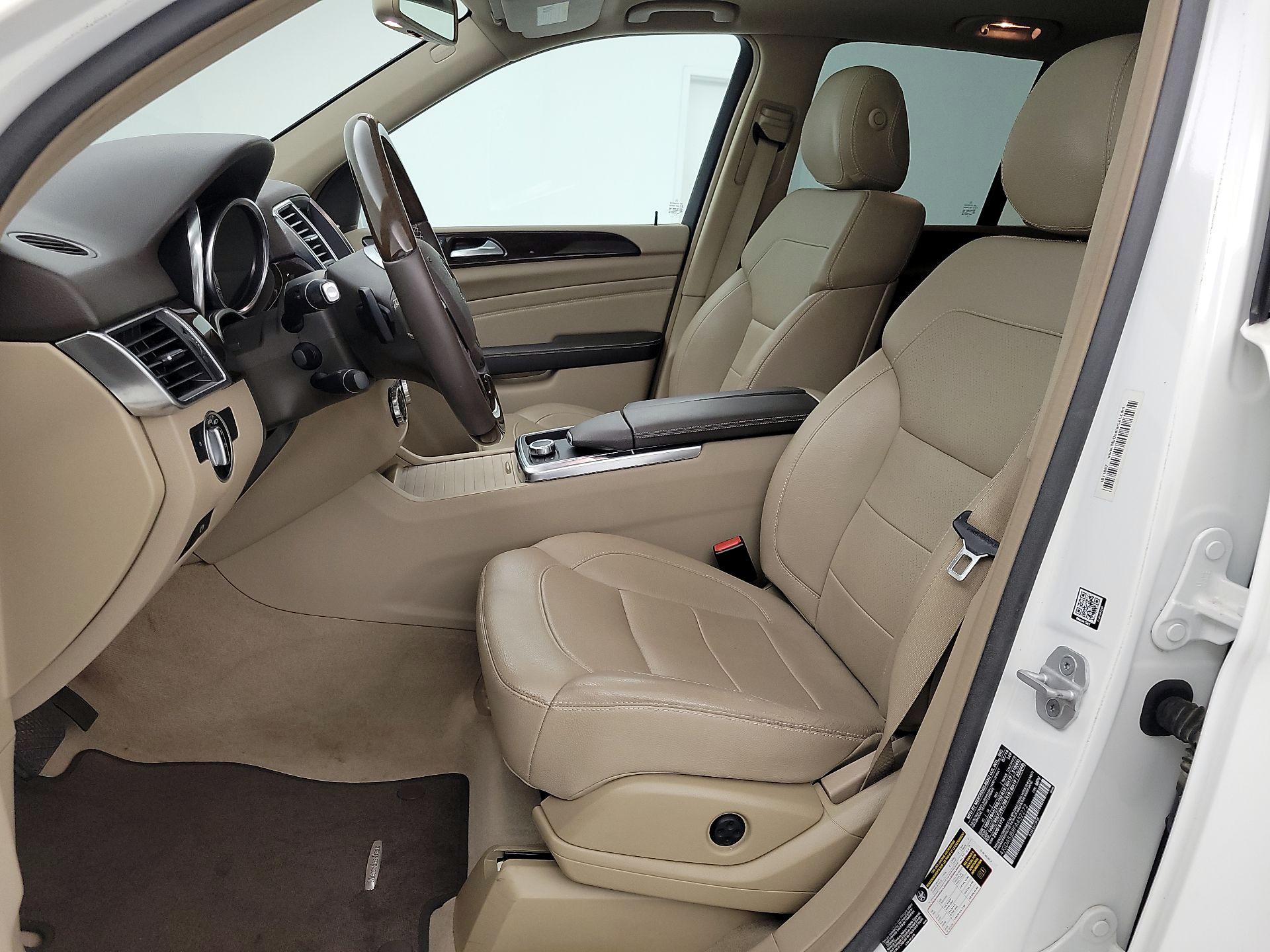 Thumbnail: 2015 Mercedes-Benz M-Class - 11