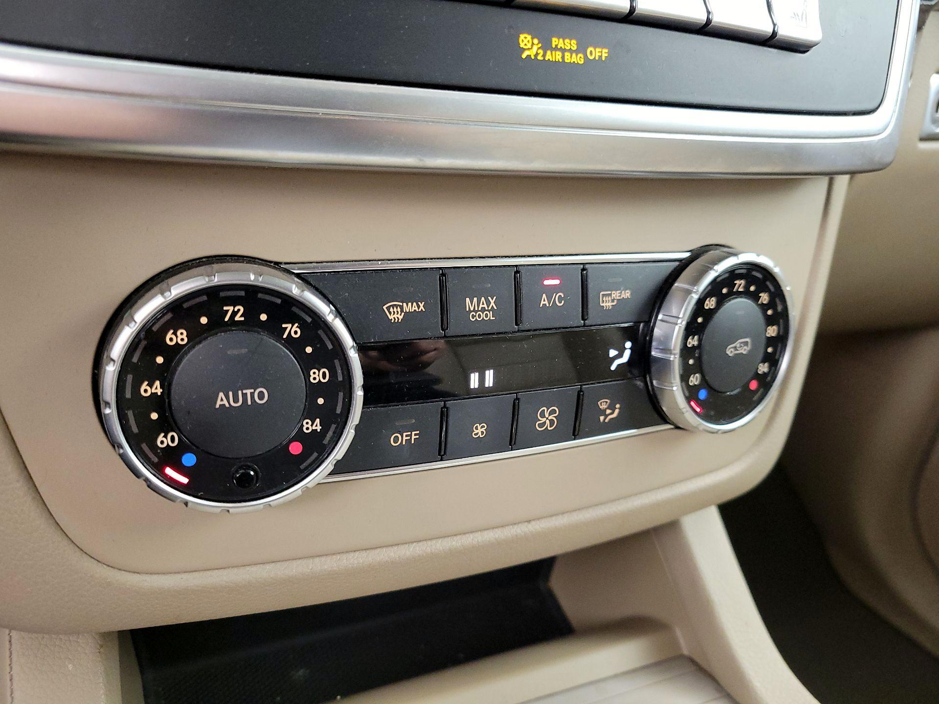 Thumbnail: 2015 Mercedes-Benz M-Class - 17