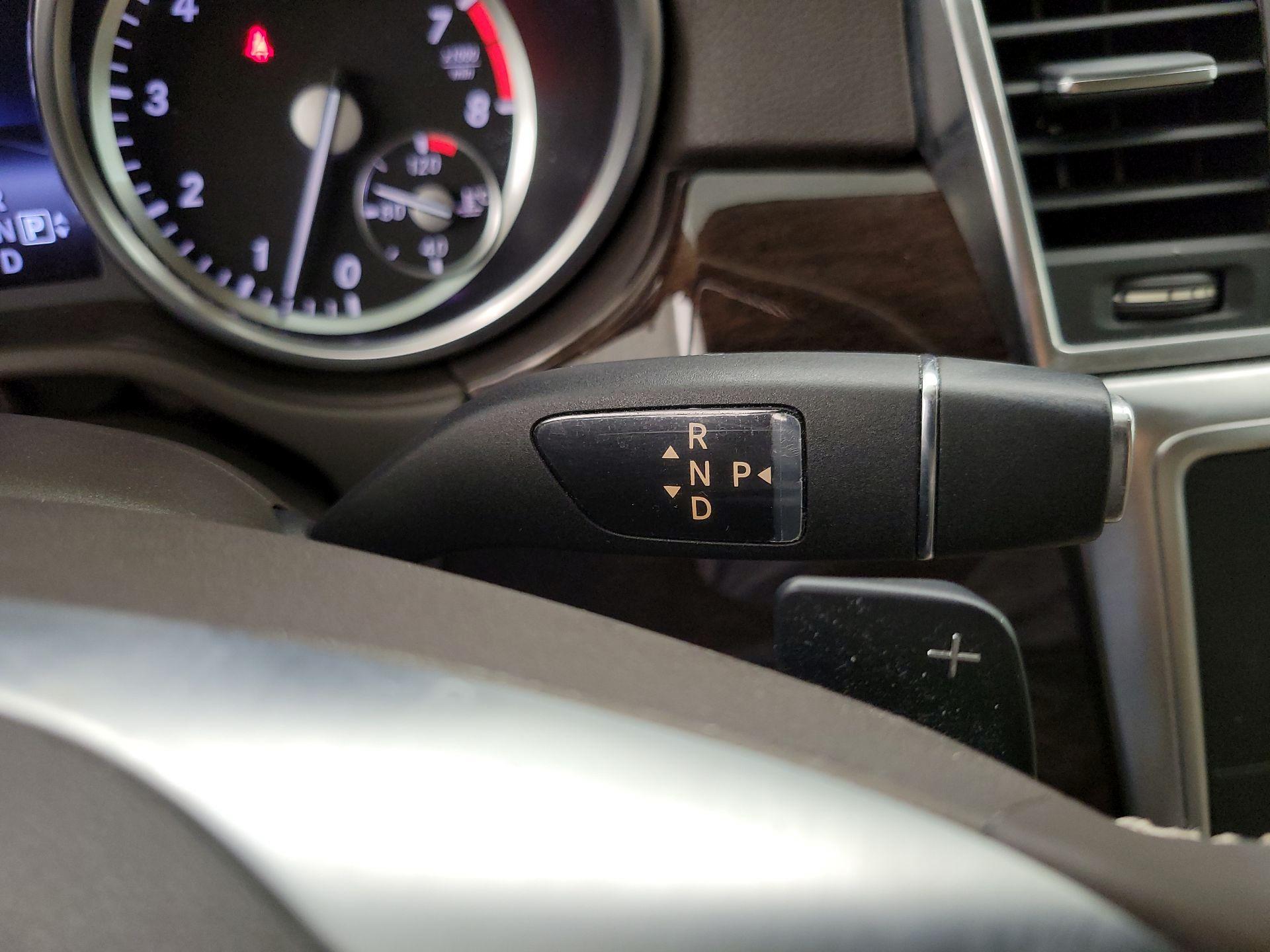 Thumbnail: 2015 Mercedes-Benz M-Class - 18