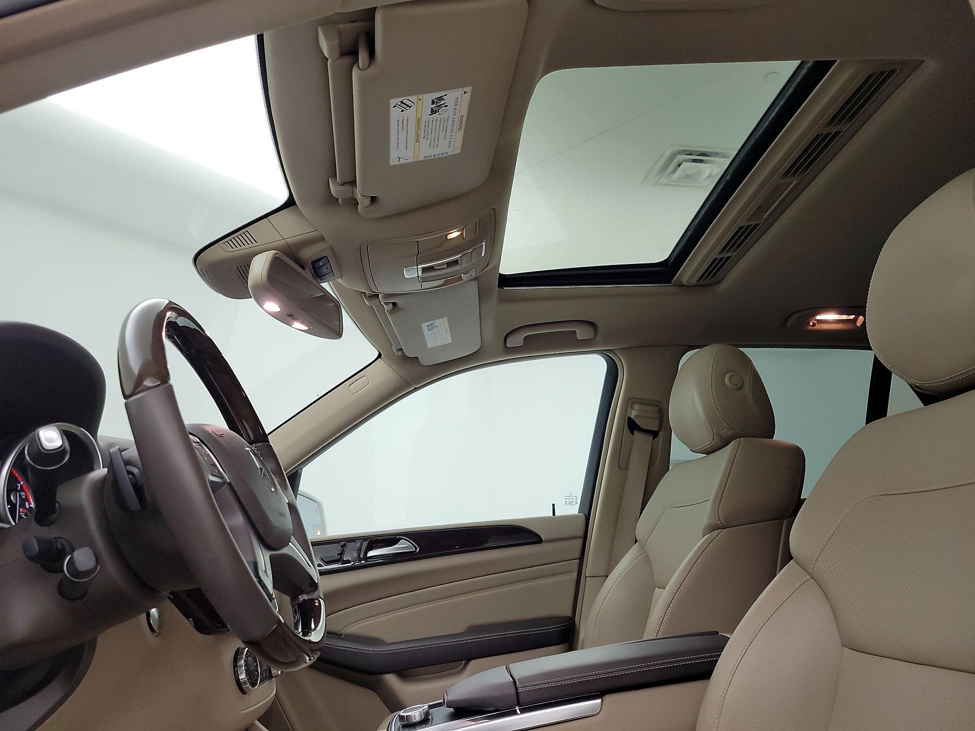 Thumbnail: 2015 Mercedes-Benz M-Class - 20