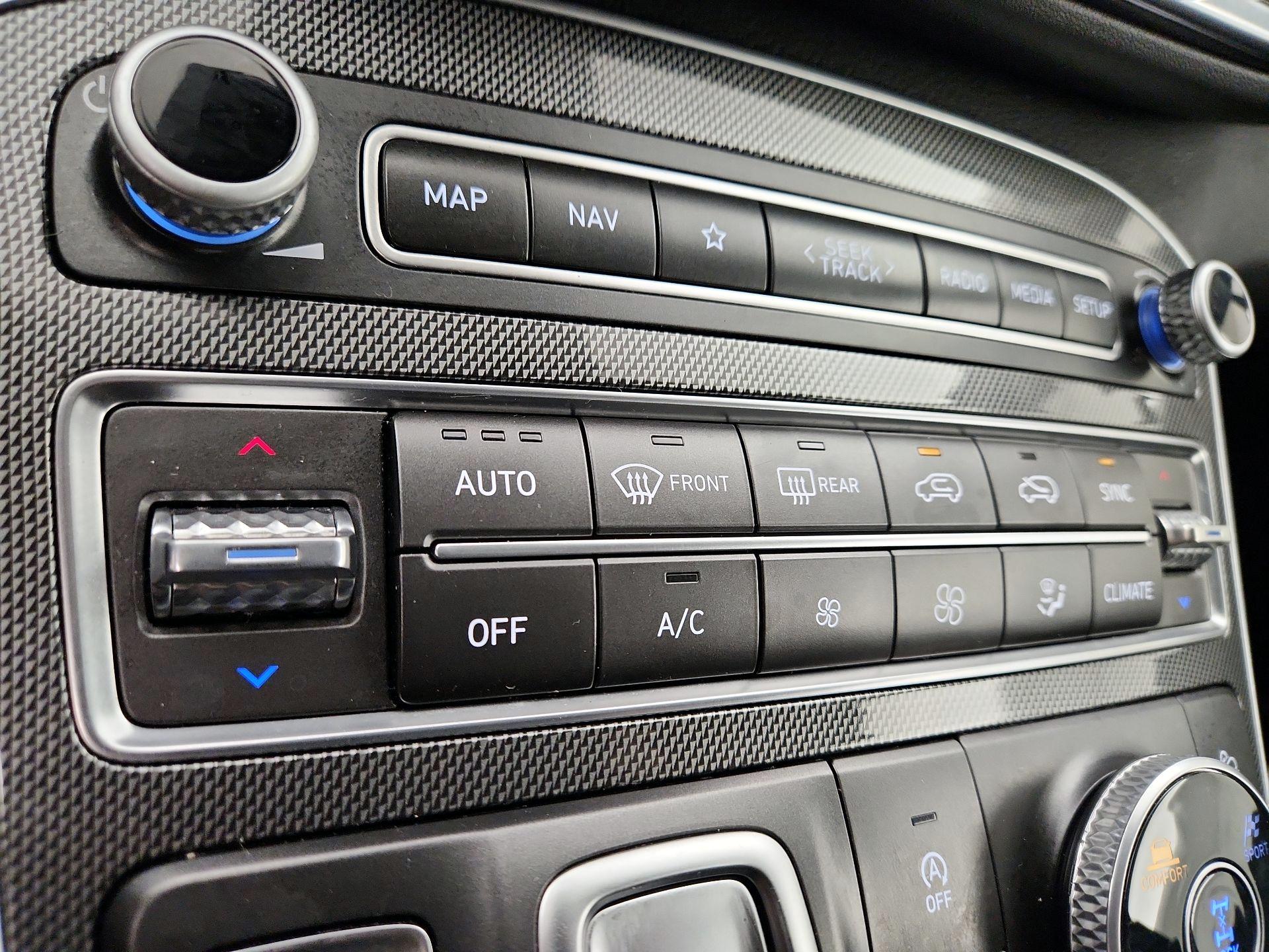 Thumbnail: 2023 Hyundai Santa Fe - 17