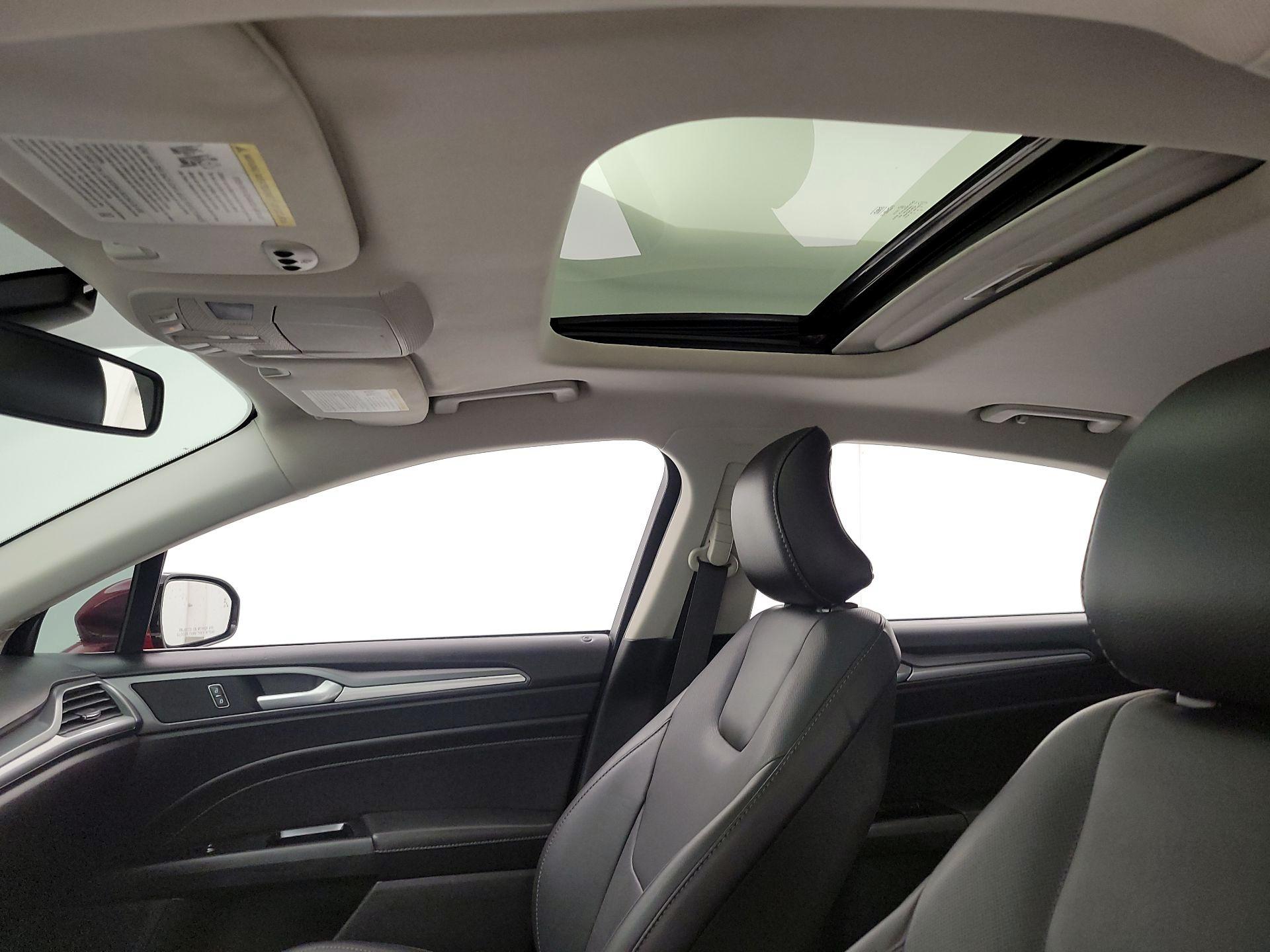 Thumbnail: 2016 Ford Fusion - 18