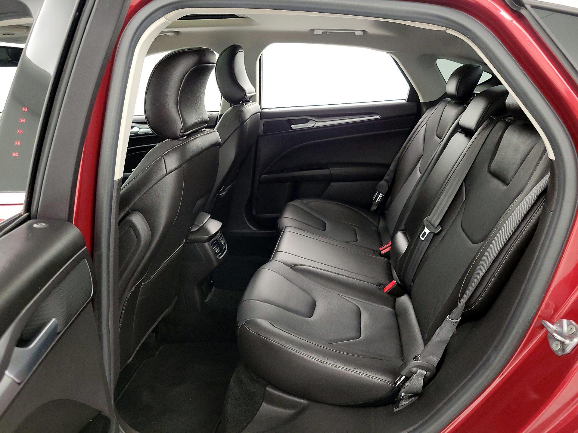 Thumbnail: 2016 Ford Fusion - 19