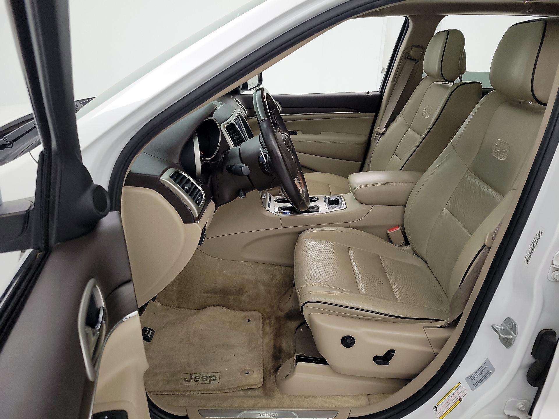 Thumbnail: 2016 Jeep Grand Cherokee - 11