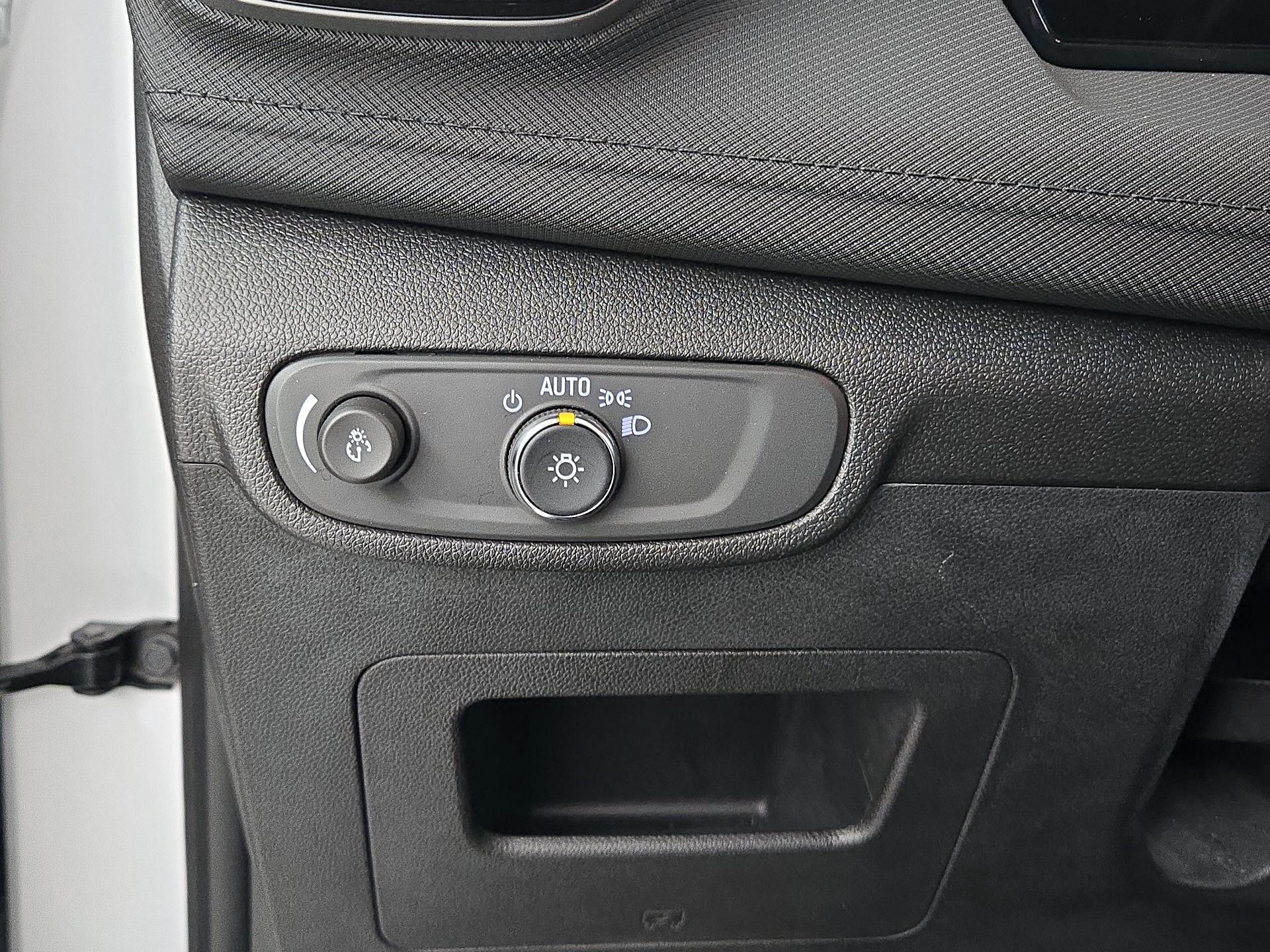 Thumbnail: 2025 Chevrolet TrailBlazer - 11