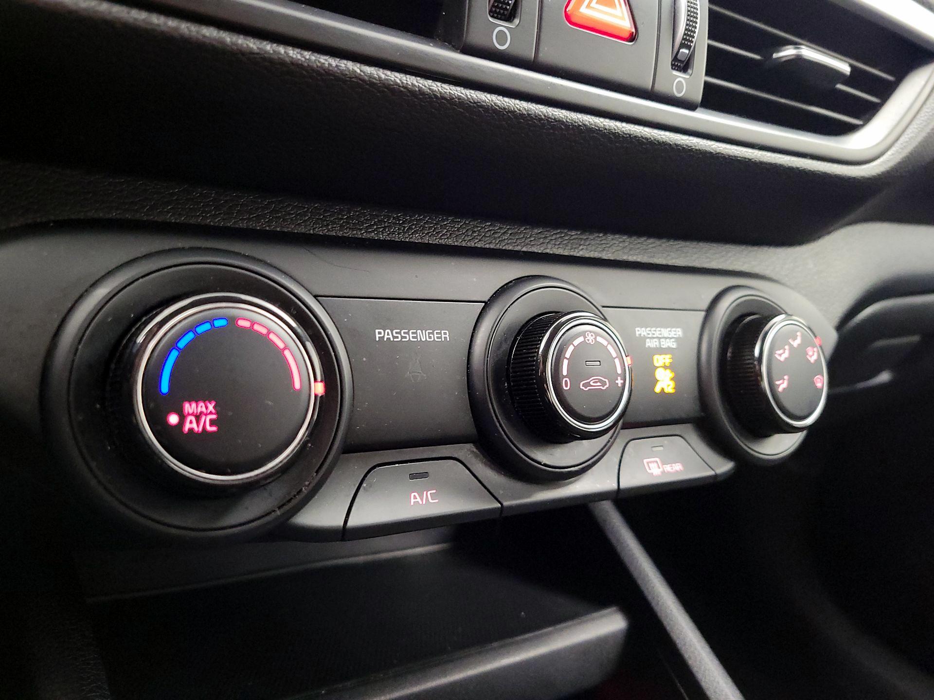 Thumbnail: 2024 Kia Forte - 16