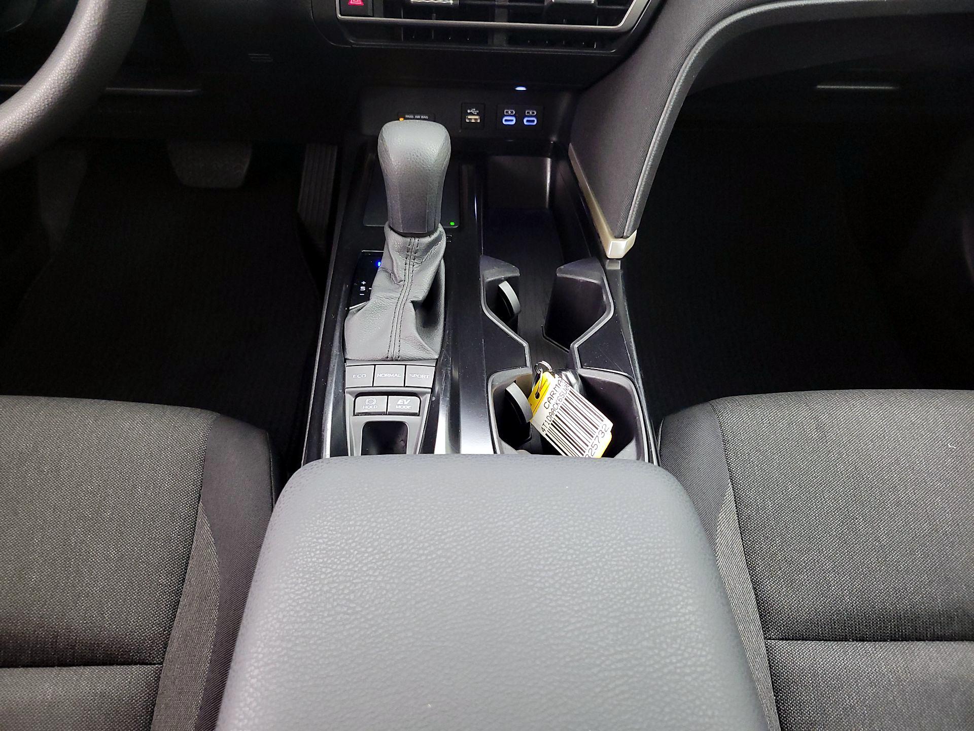 Thumbnail: 2025 Toyota Camry - 17