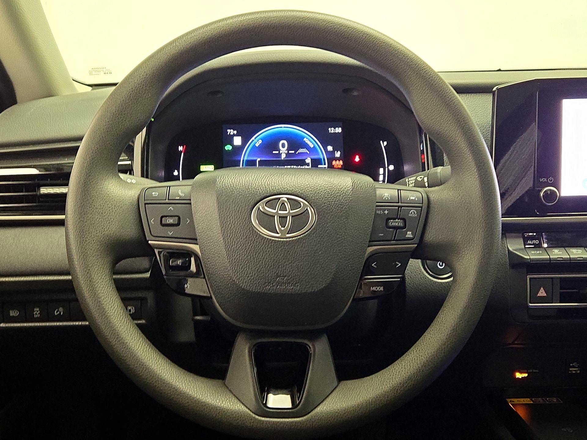 Thumbnail: 2025 Toyota Camry - 10