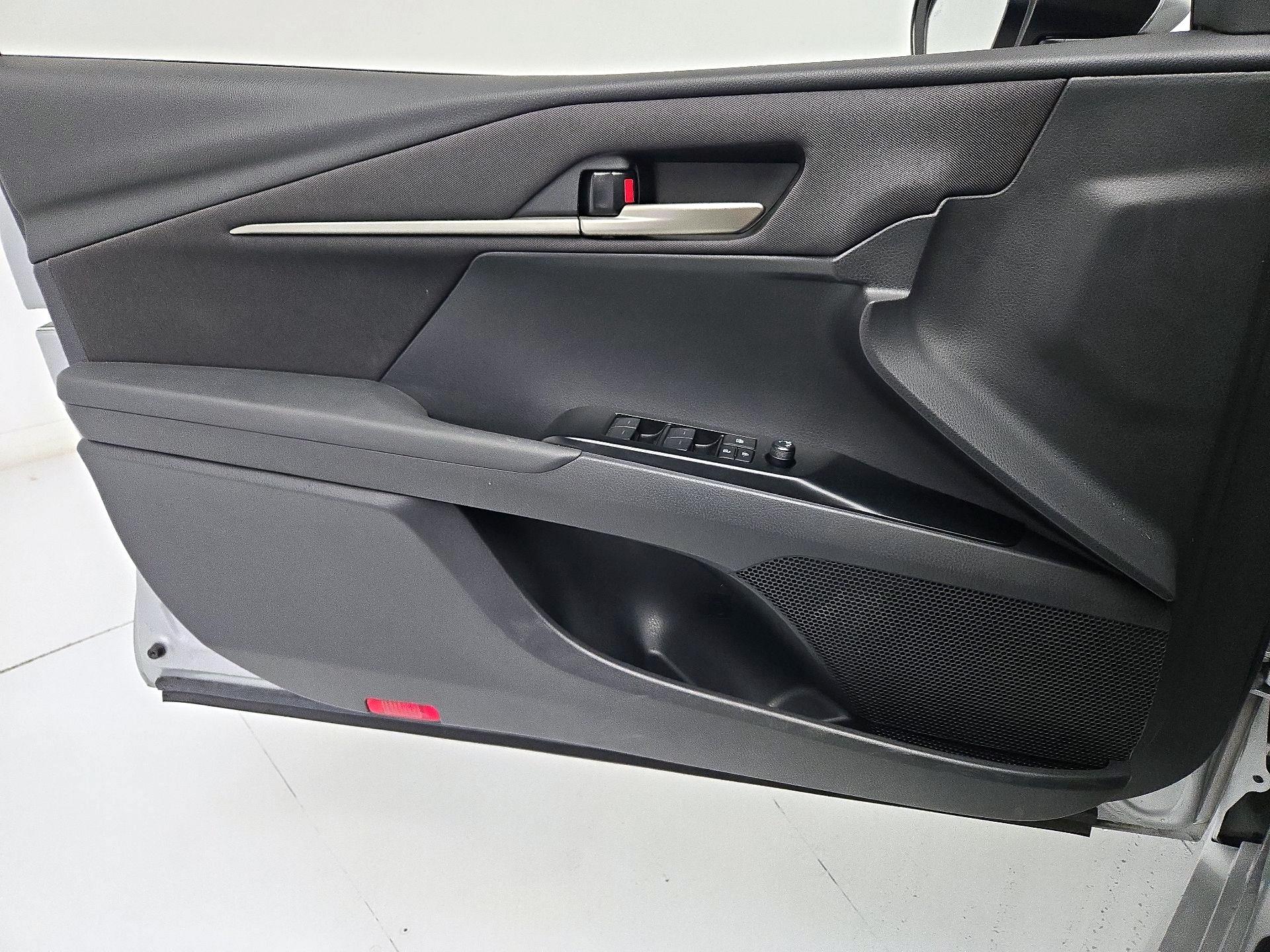 Thumbnail: 2025 Toyota Camry - 12