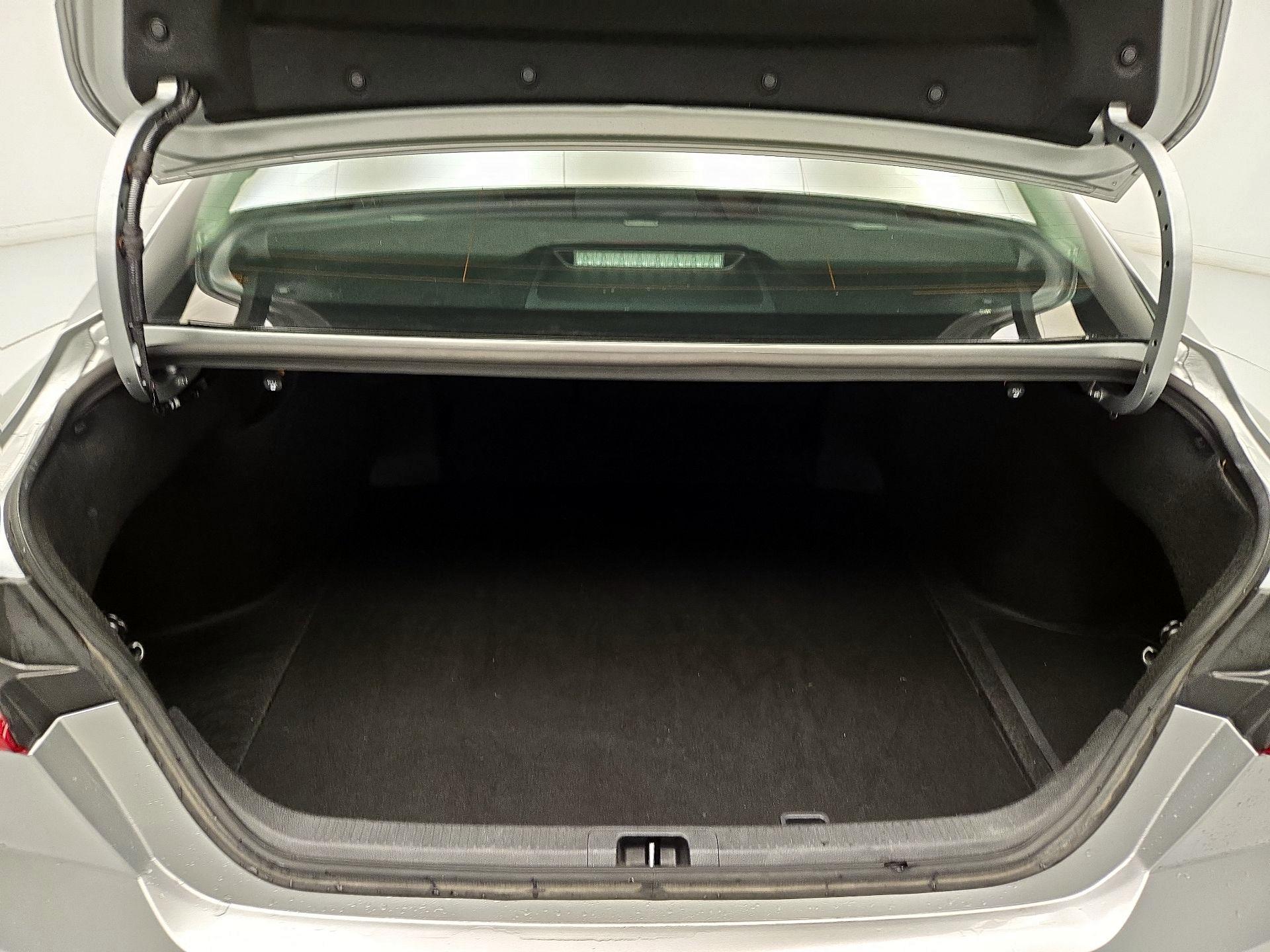 Thumbnail: 2025 Toyota Camry - 20