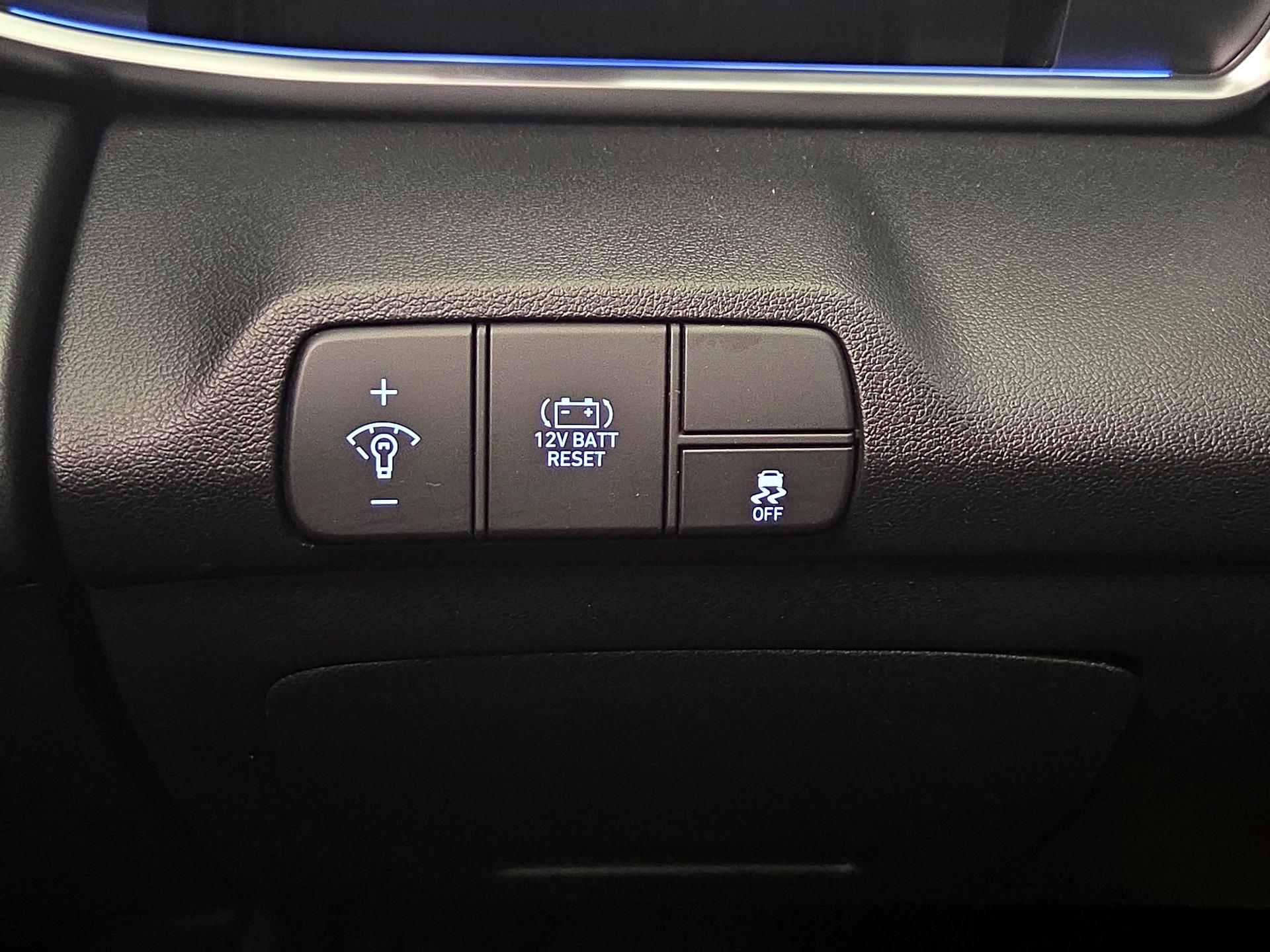 Thumbnail: 2025 Hyundai Elantra - 13