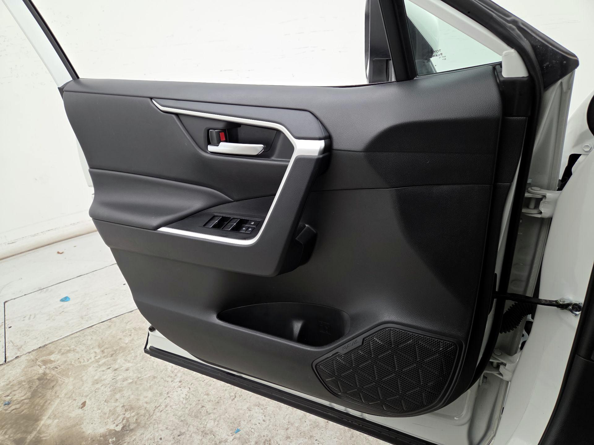 Thumbnail: 2025 Toyota RAV4 - 12