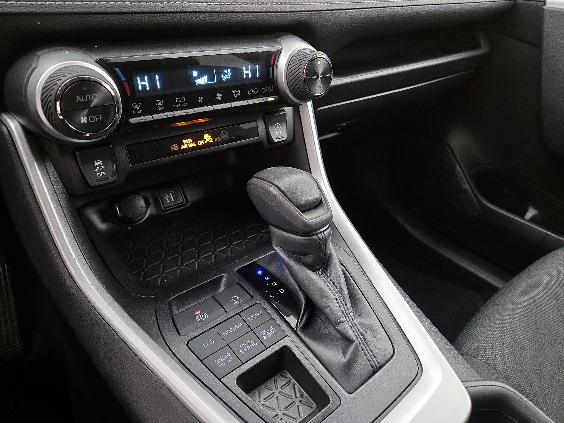 Thumbnail: 2025 Toyota RAV4 - 17