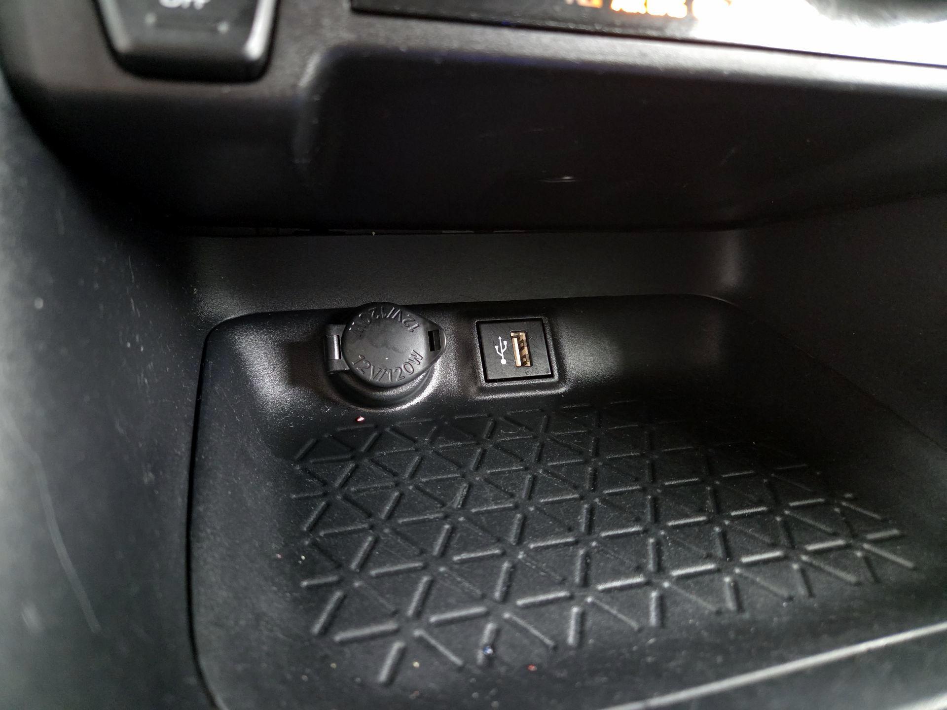 Thumbnail: 2025 Toyota RAV4 - 18