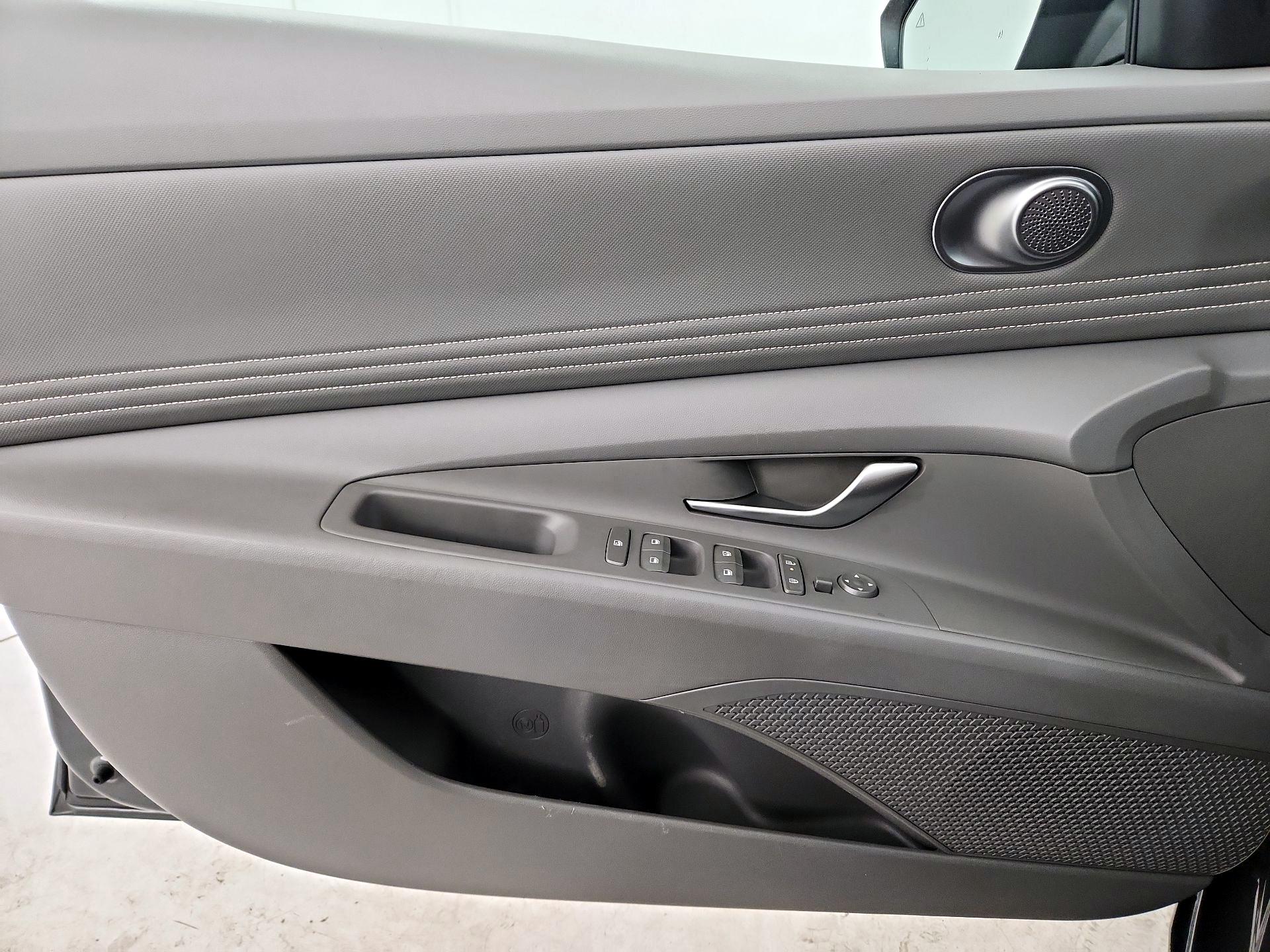 Thumbnail: 2025 Hyundai Elantra - 10