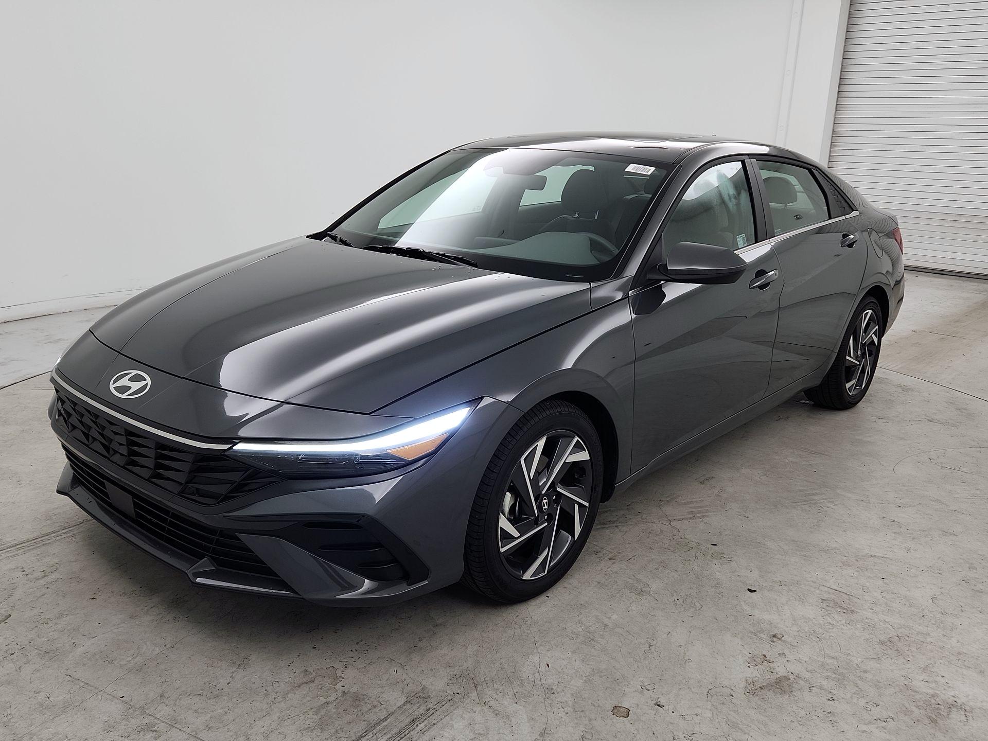 Thumbnail: 2025 Hyundai Elantra - 3