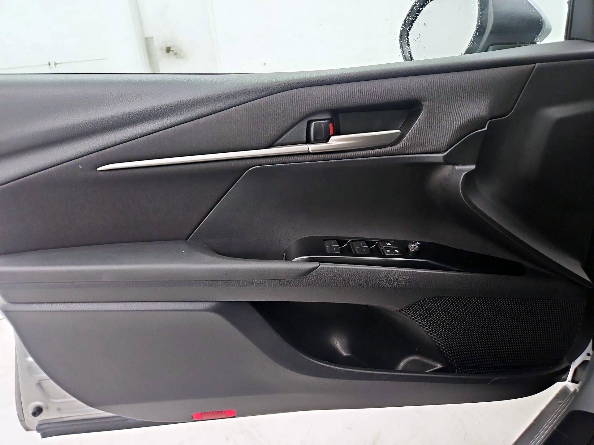 Thumbnail: 2025 Toyota Camry - 12