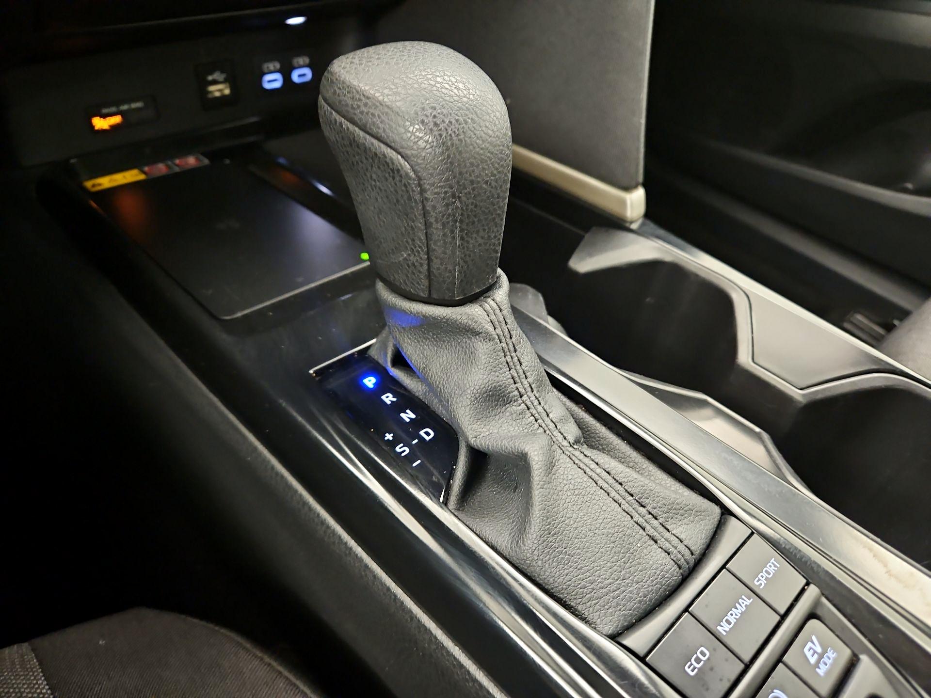 Thumbnail: 2025 Toyota Camry - 18