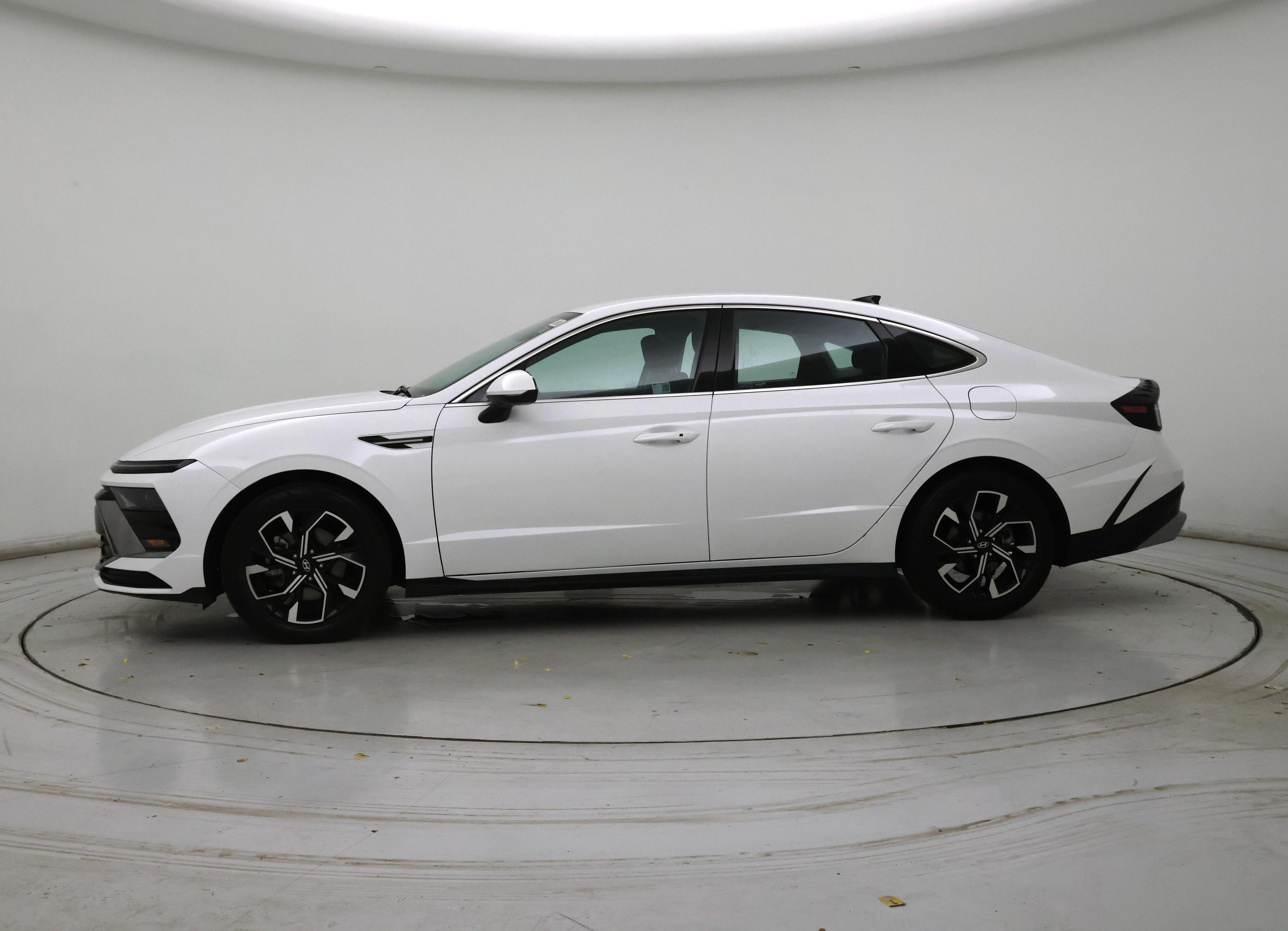 Thumbnail: 2025 Hyundai Sonata - 3