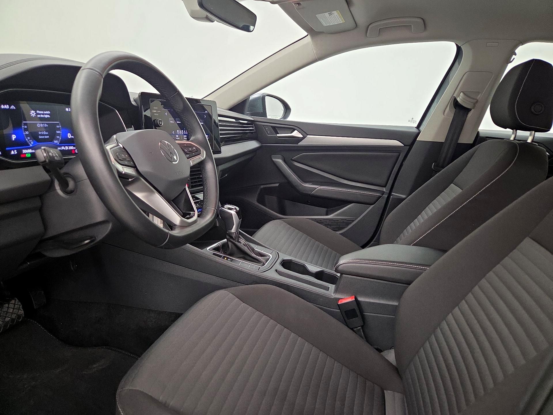 Thumbnail: 2025 Volkswagen Jetta - 11