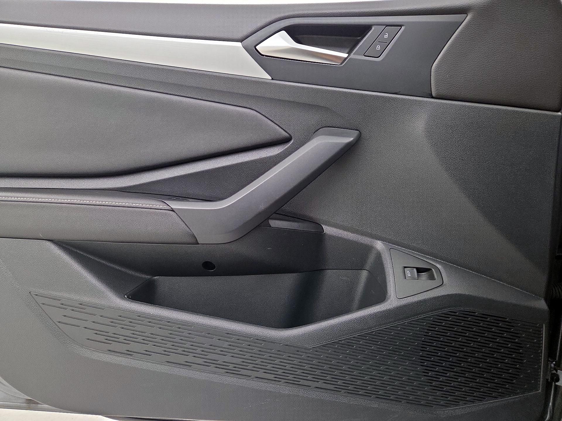 Thumbnail: 2025 Volkswagen Jetta - 12