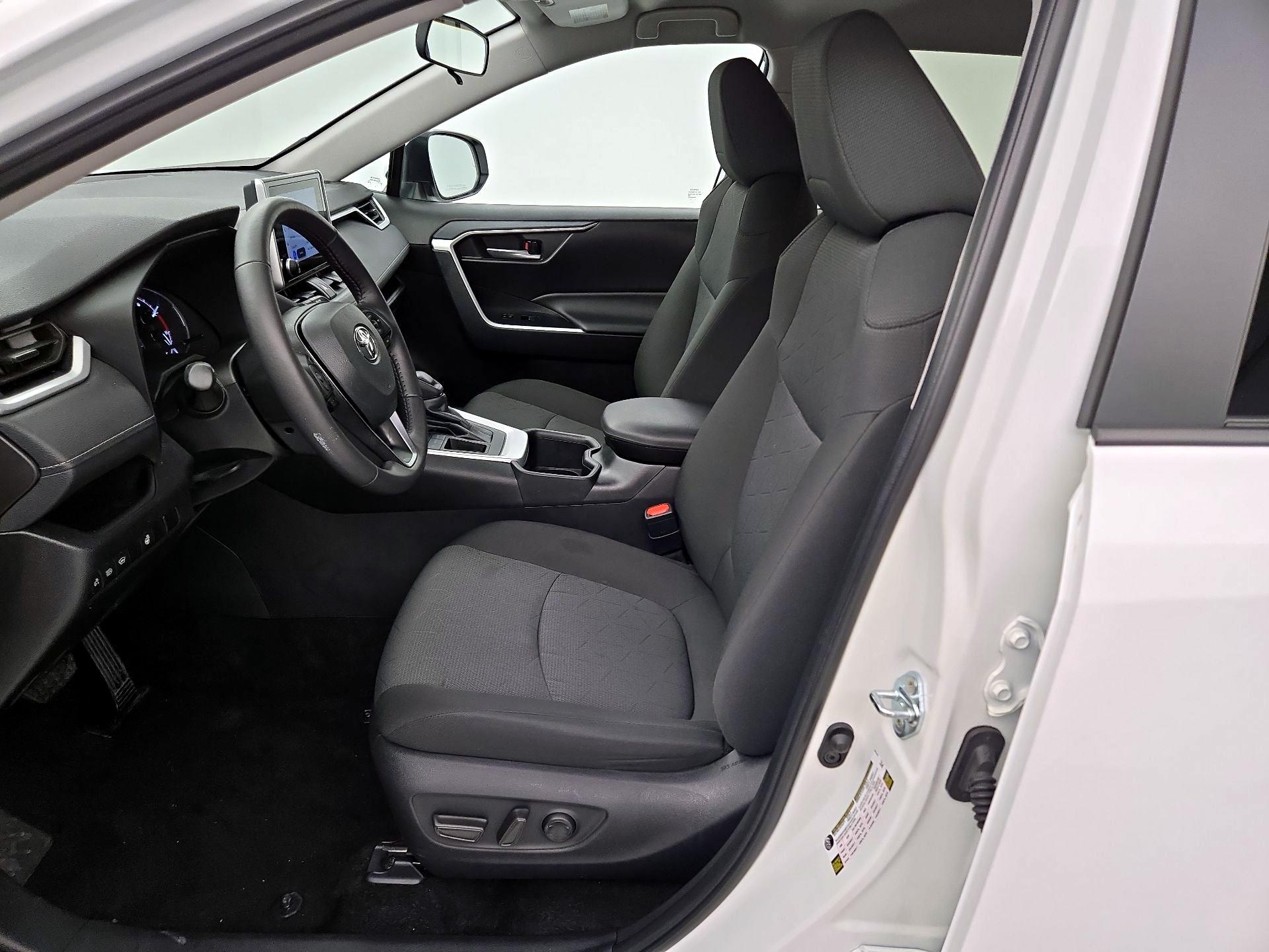 Thumbnail: 2025 Toyota RAV4 - 11