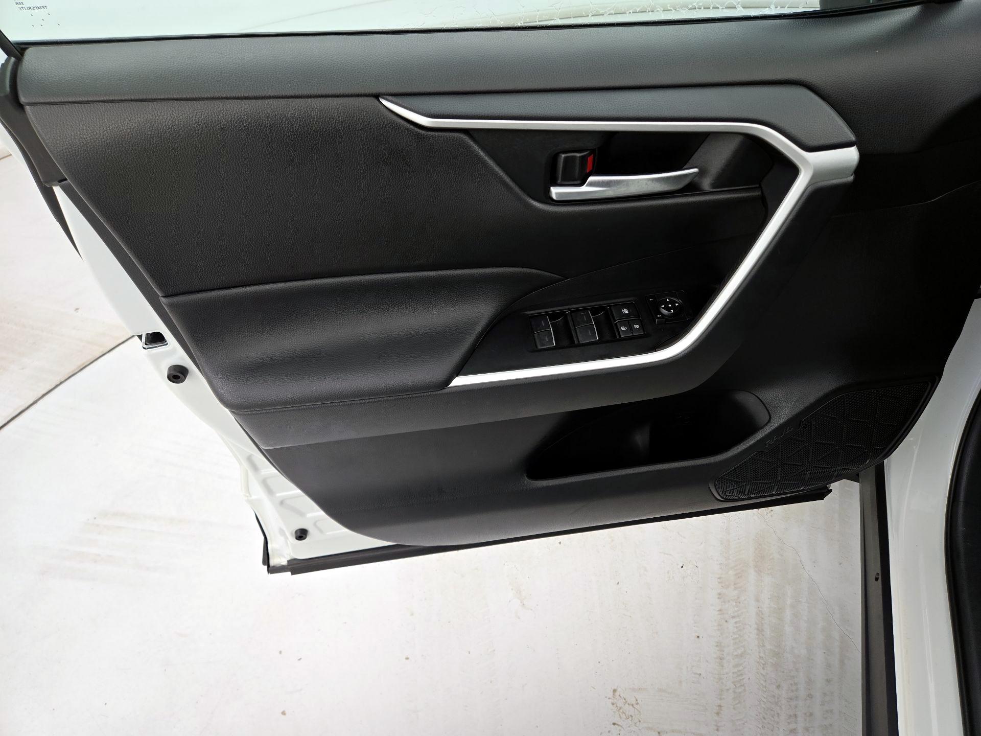 Thumbnail: 2025 Toyota RAV4 - 12