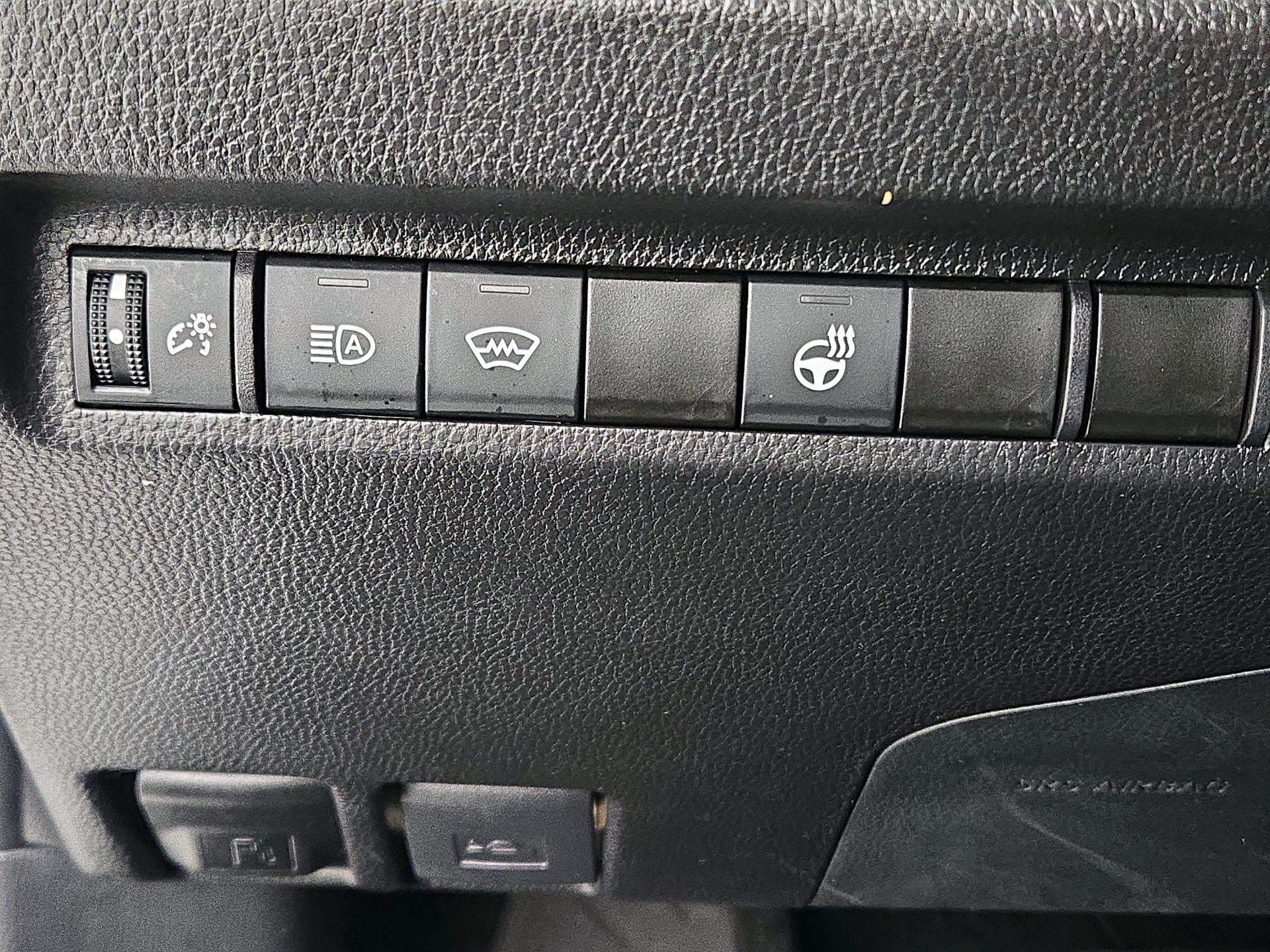 Thumbnail: 2025 Toyota RAV4 - 13