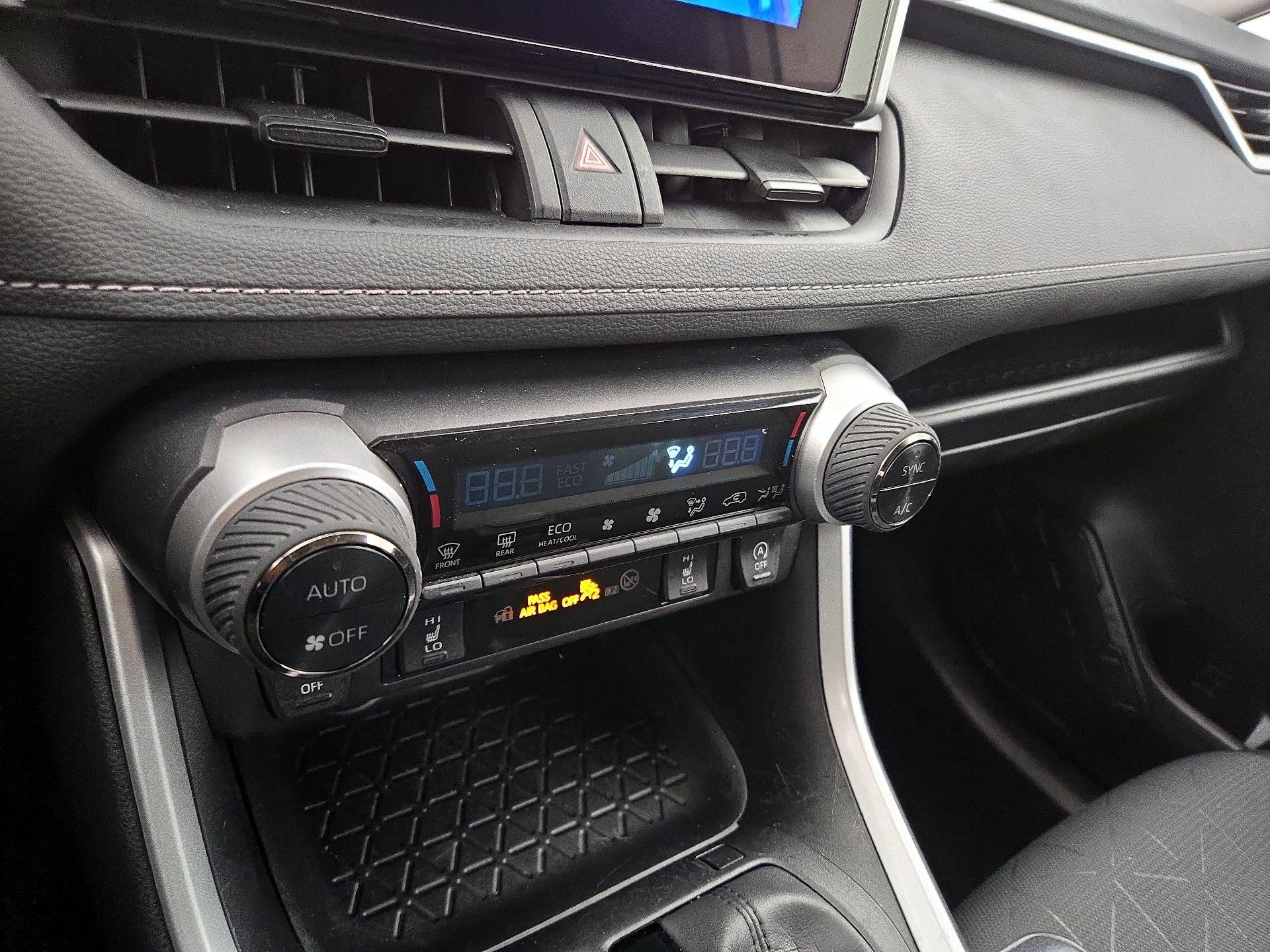 Thumbnail: 2025 Toyota RAV4 - 16