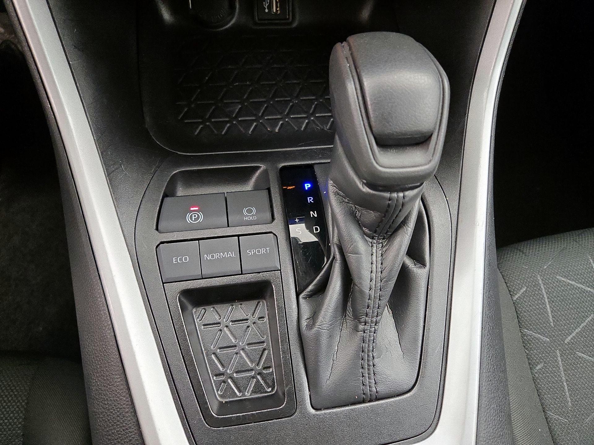 Thumbnail: 2025 Toyota RAV4 - 17