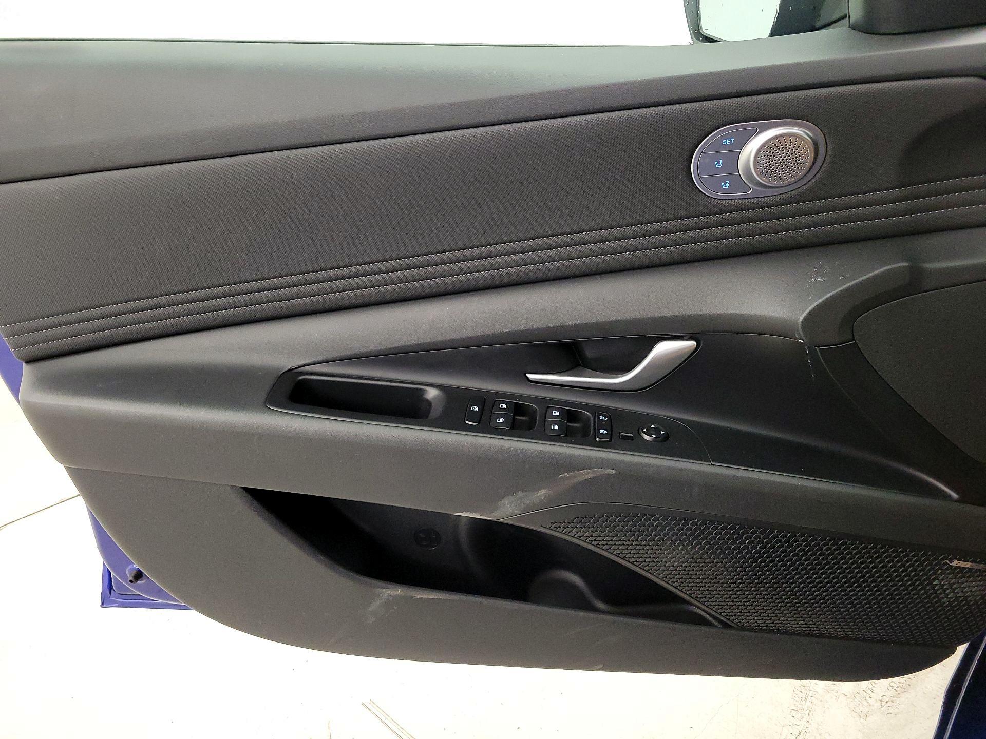 Thumbnail: 2025 Hyundai Elantra - 12