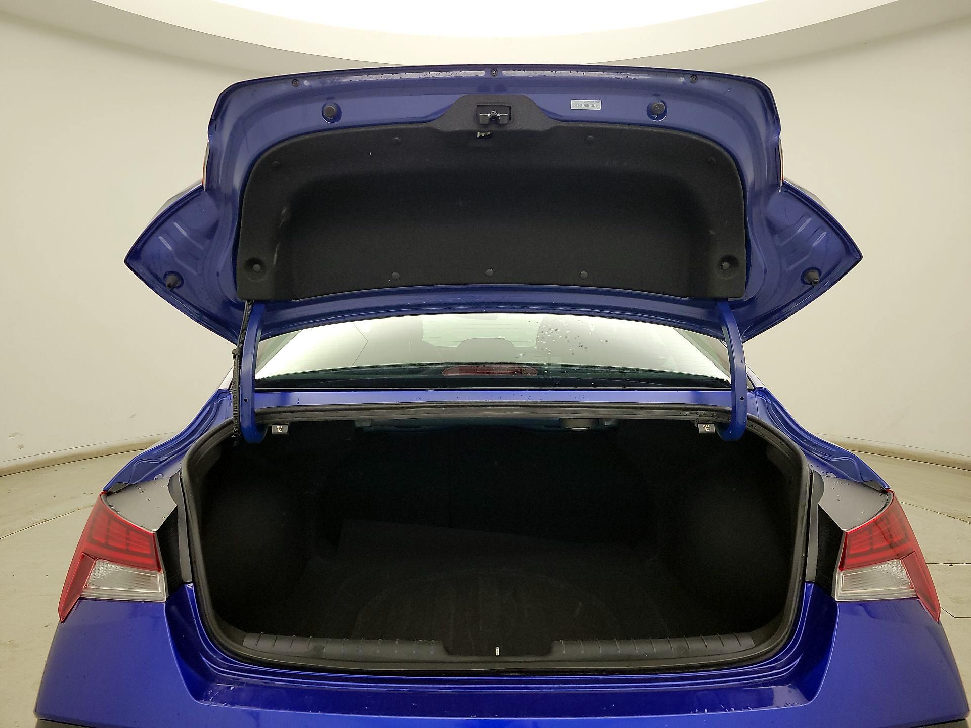 Thumbnail: 2025 Hyundai Elantra - 19