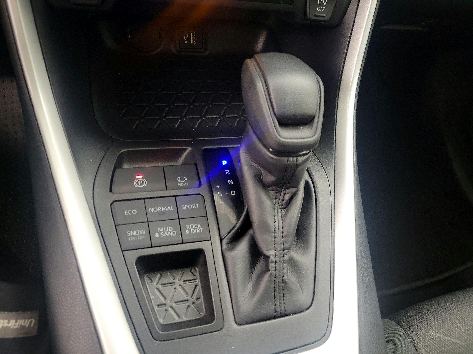 Thumbnail: 2025 Toyota RAV4 - 17